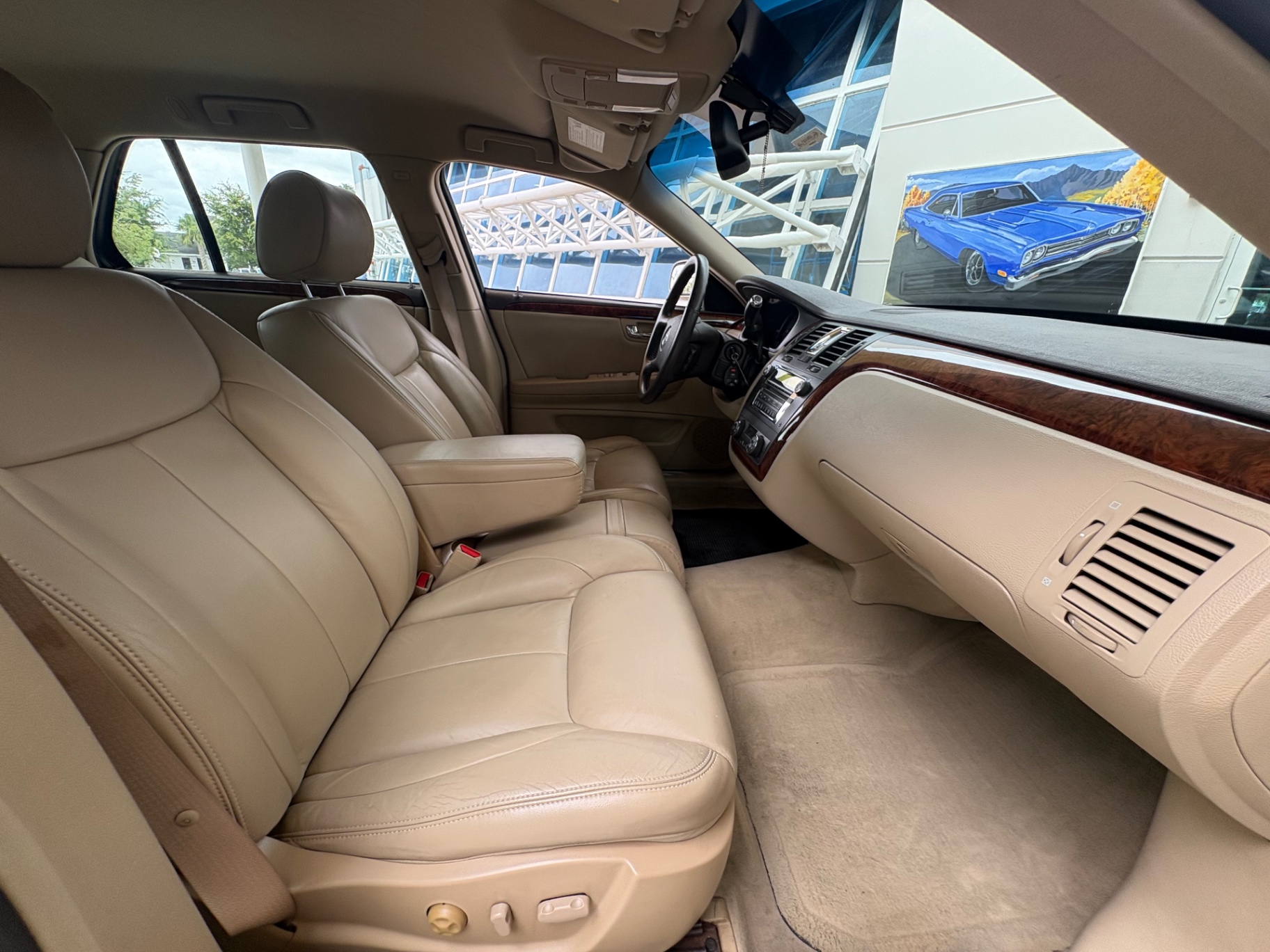 Vehicle photo 43