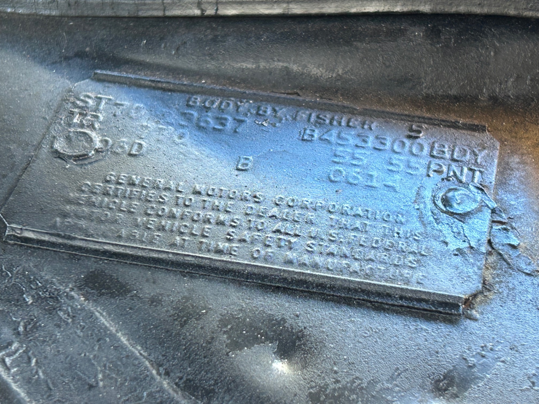 Vehicle photo 17