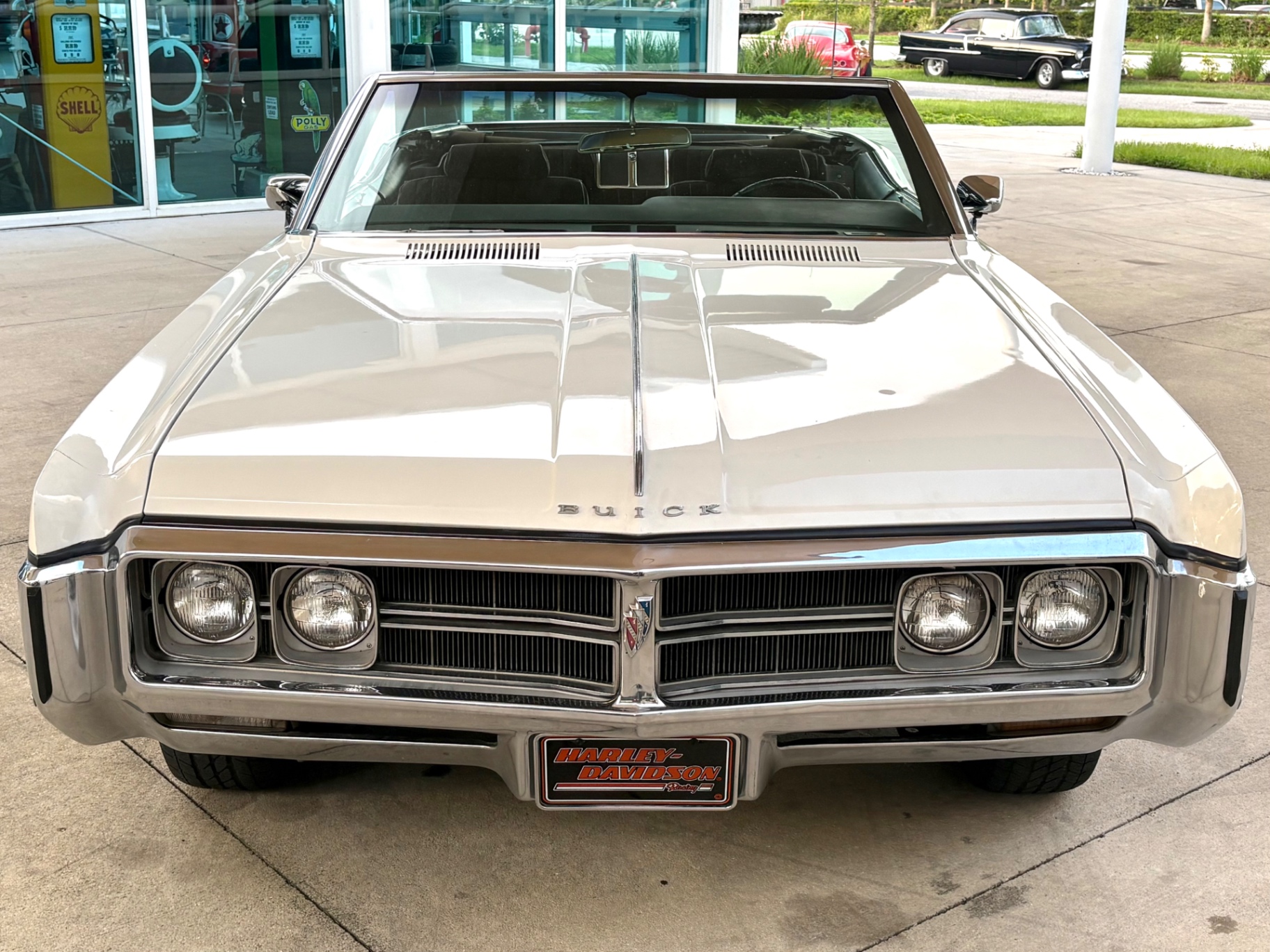 Vehicle photo 3