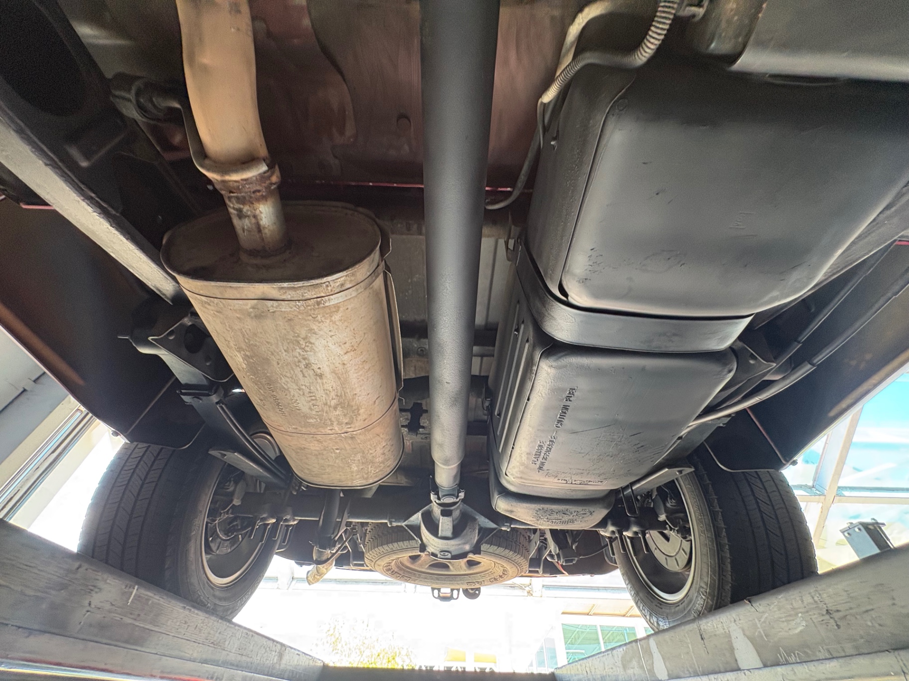 Vehicle photo 52