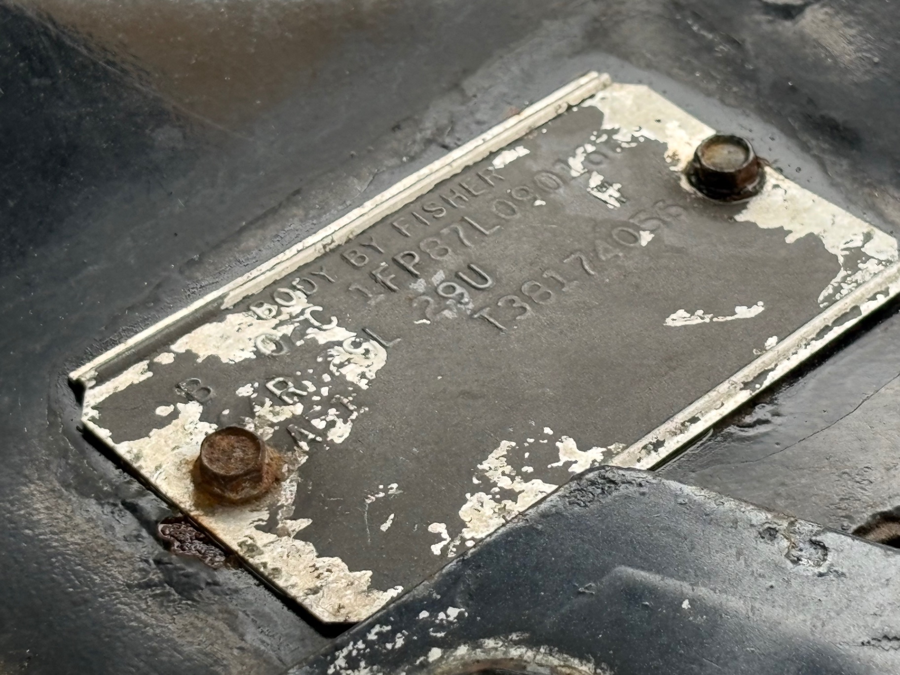 Vehicle photo 26