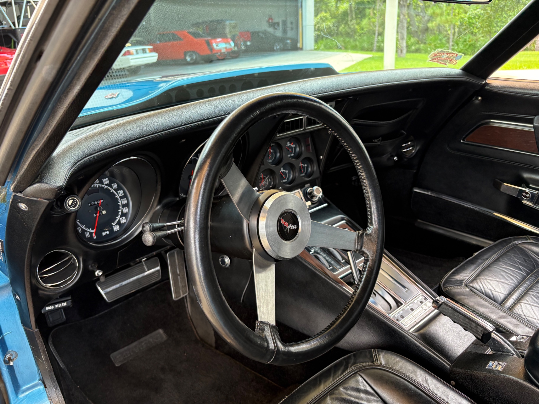 Vehicle photo 34