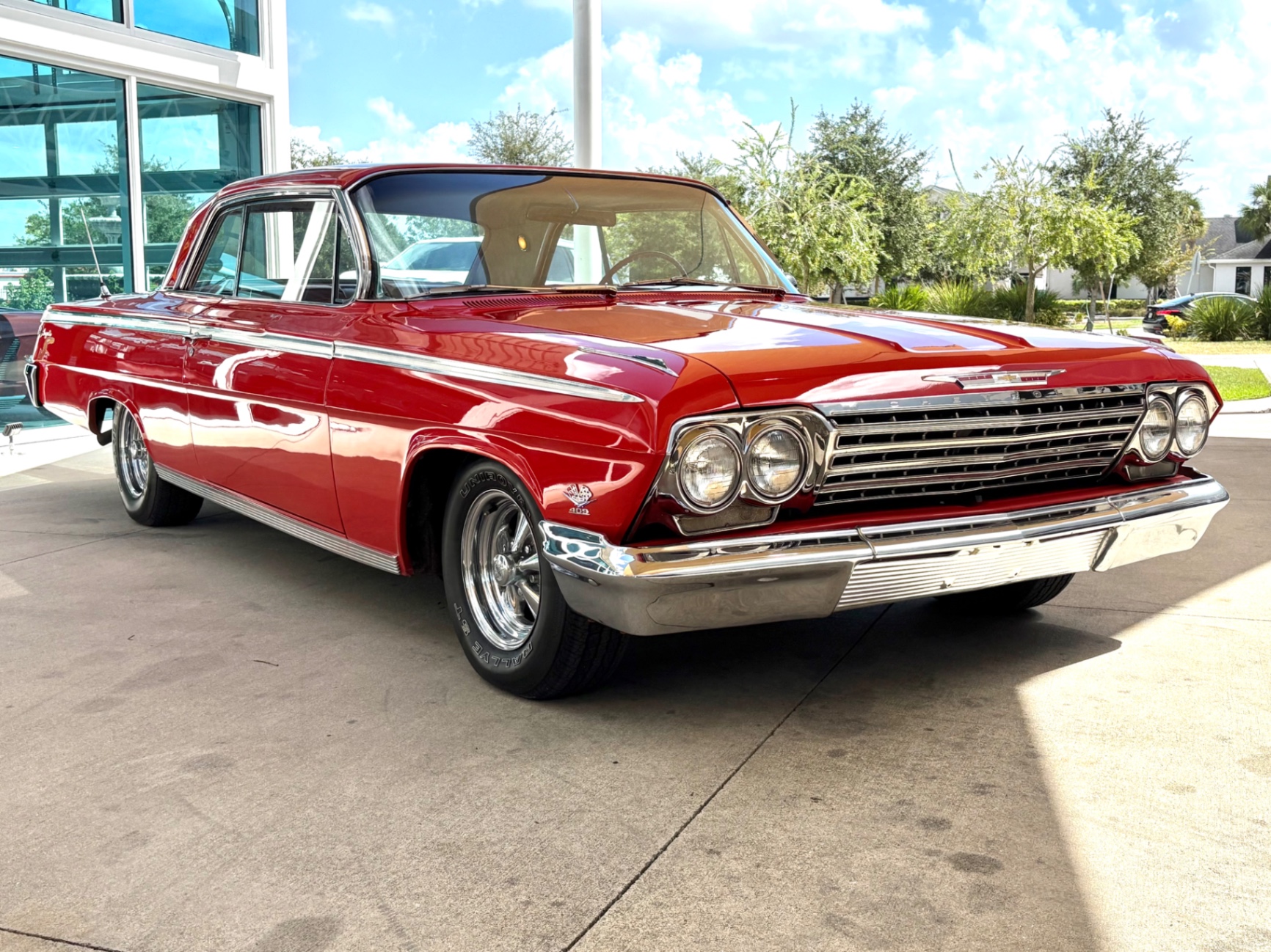Vehicle photo 4