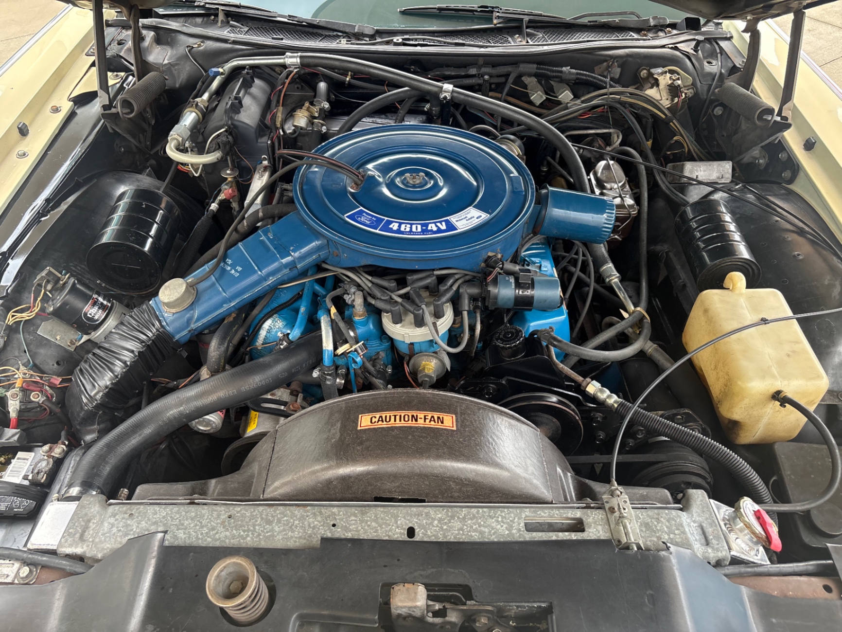 Vehicle photo 28