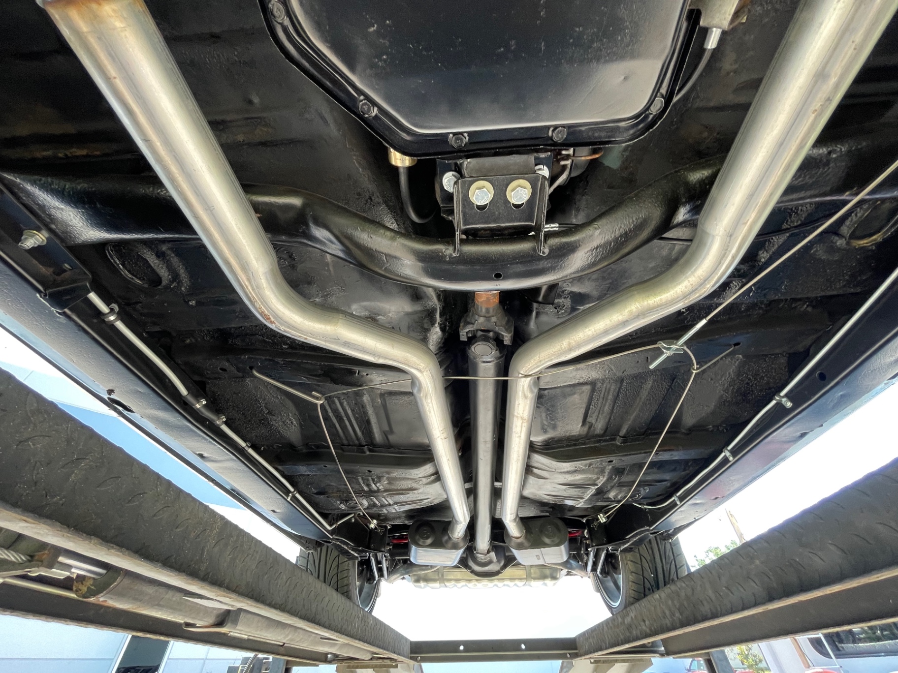 Vehicle photo 48
