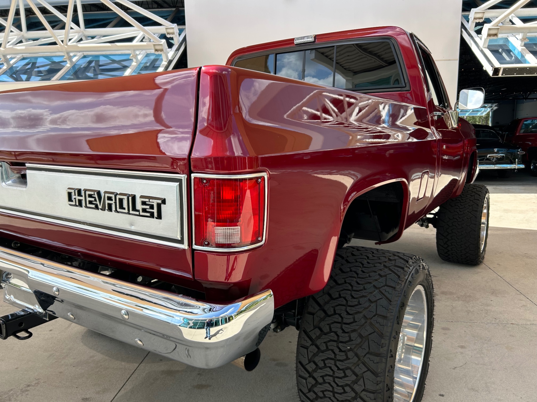Vehicle photo 15