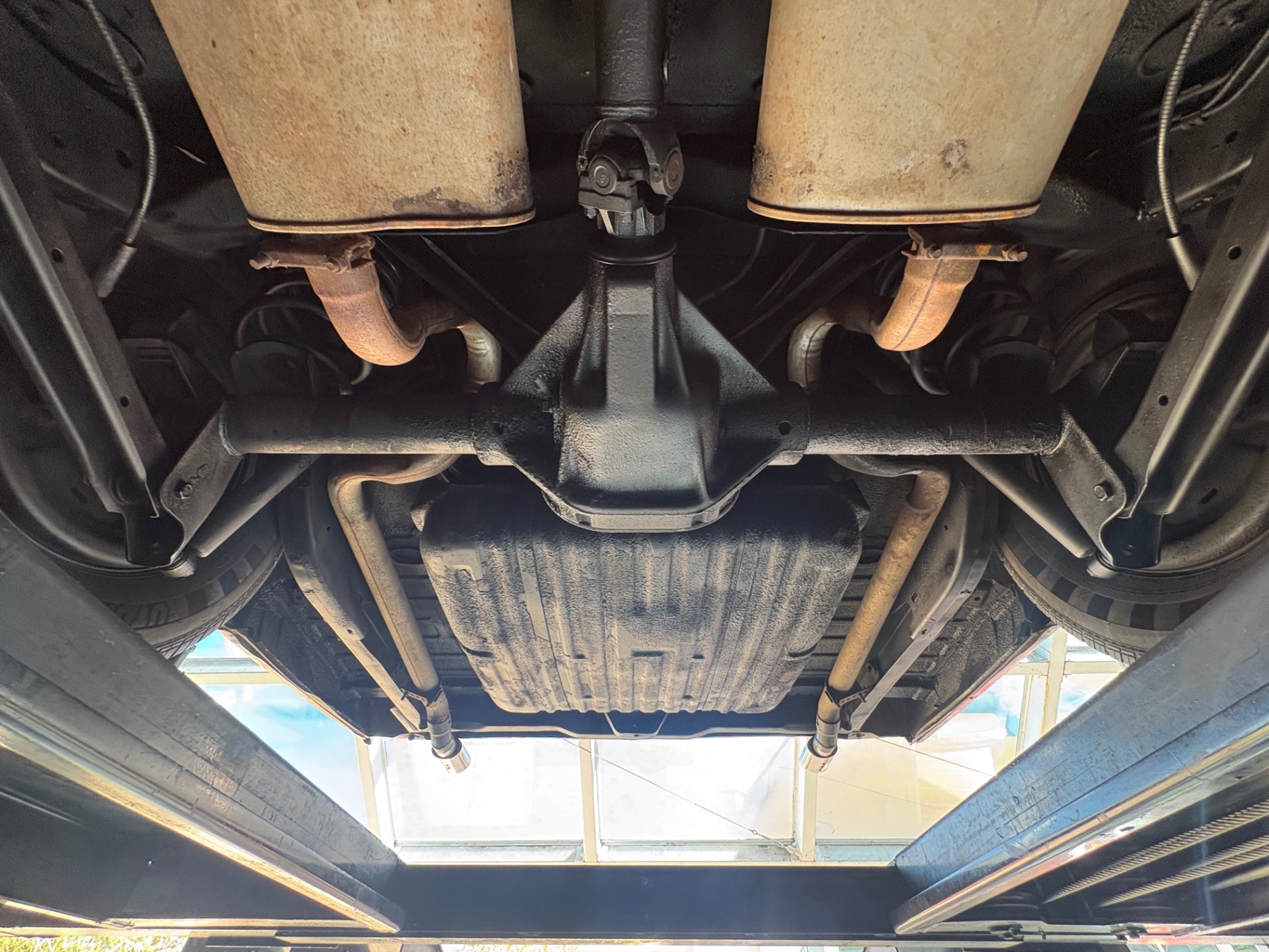 Vehicle photo 60