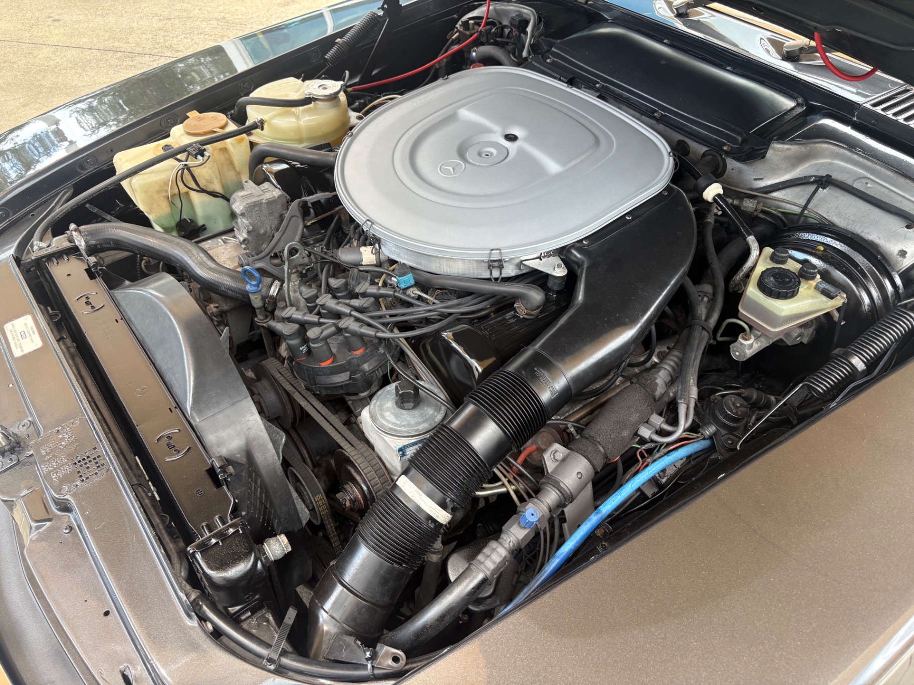 Vehicle photo 28