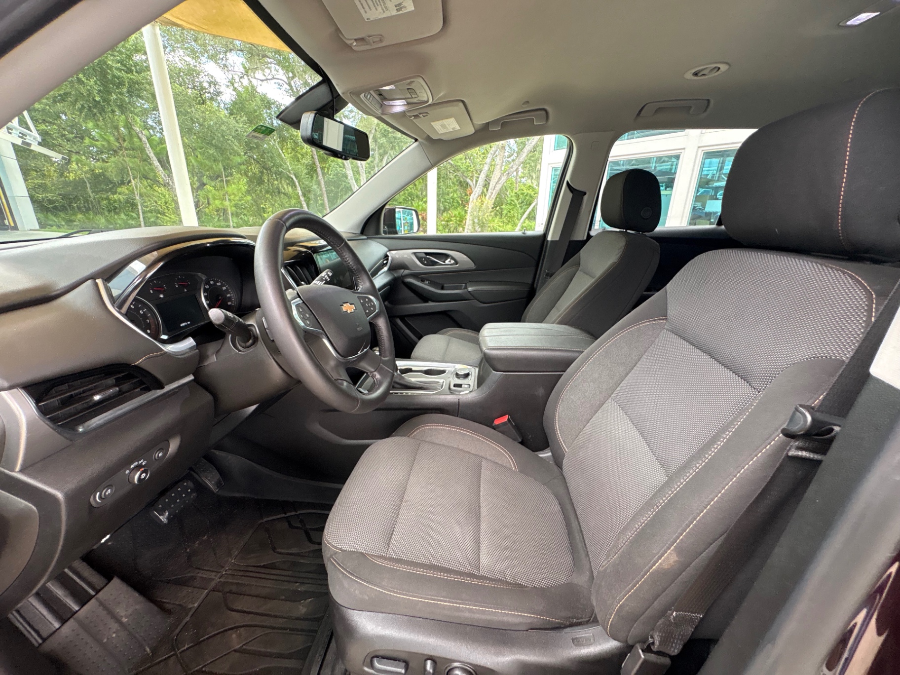 Vehicle photo 32
