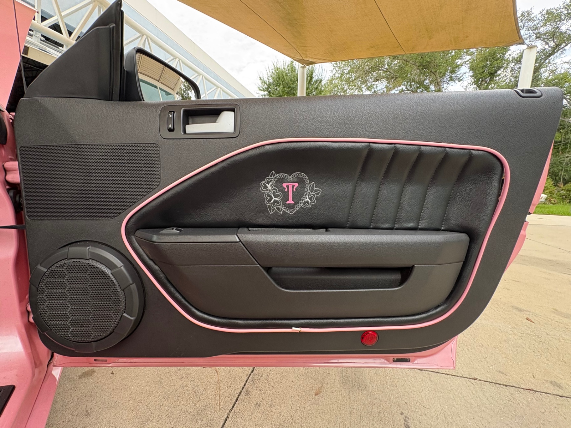 Vehicle photo 43