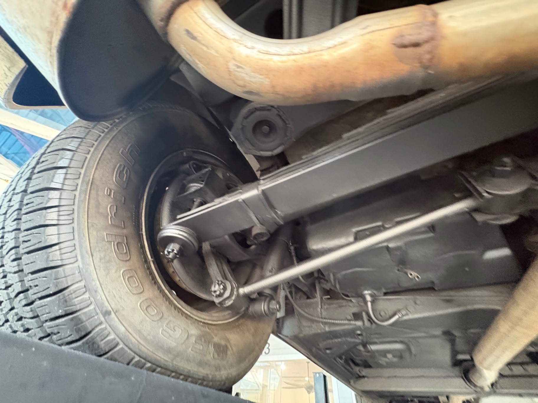 Vehicle photo 52