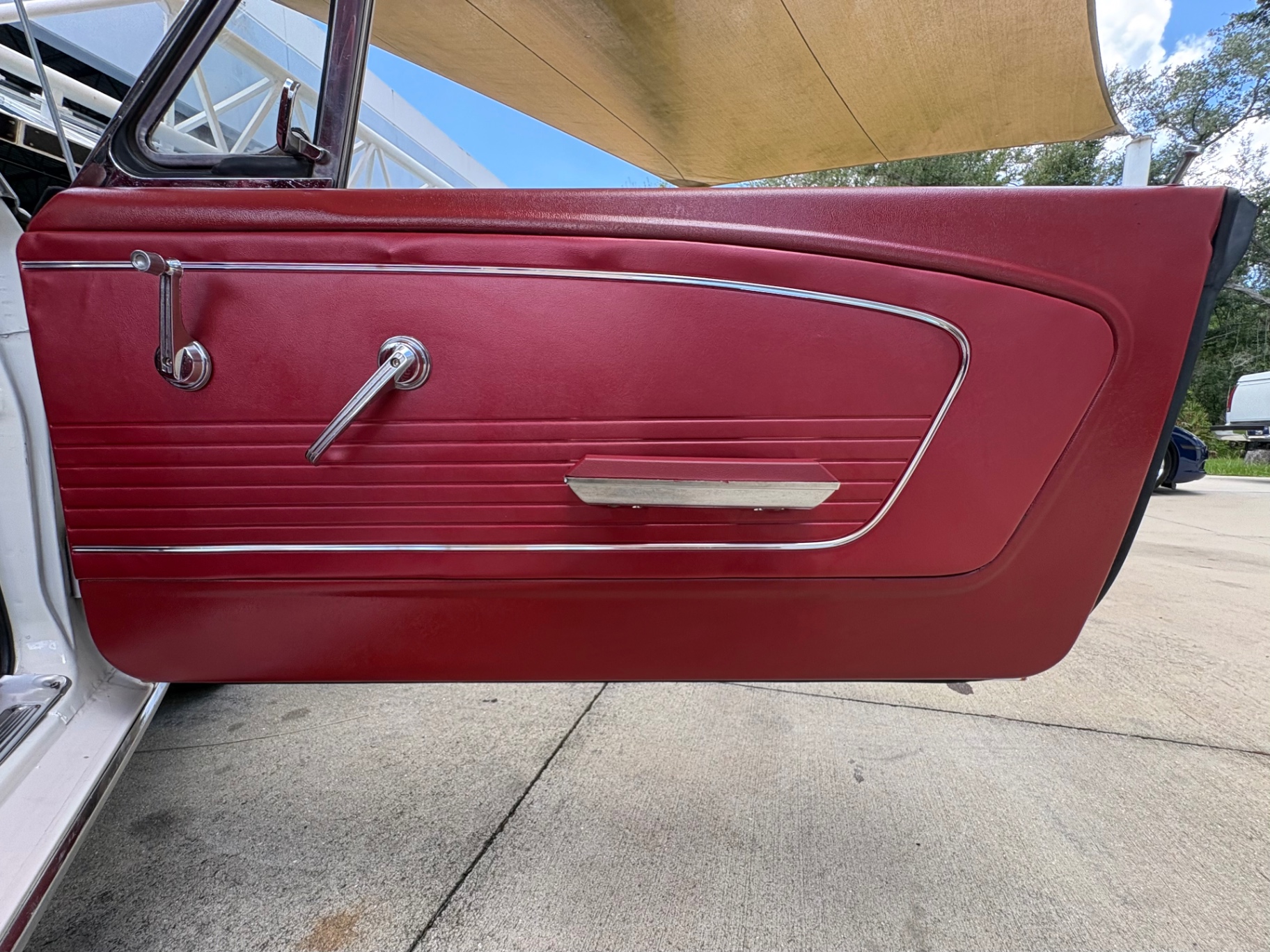 Vehicle photo 44