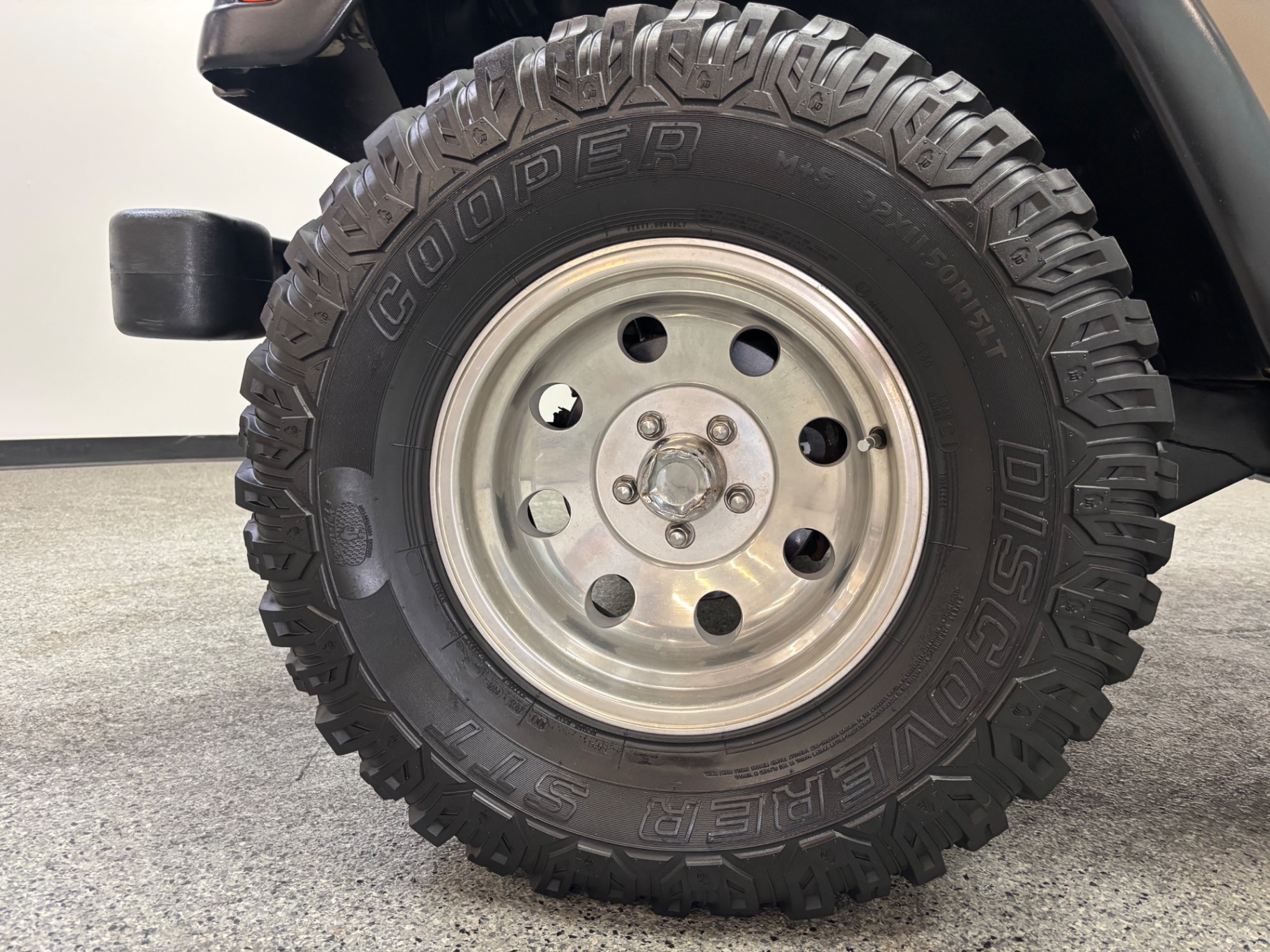 Vehicle photo 10