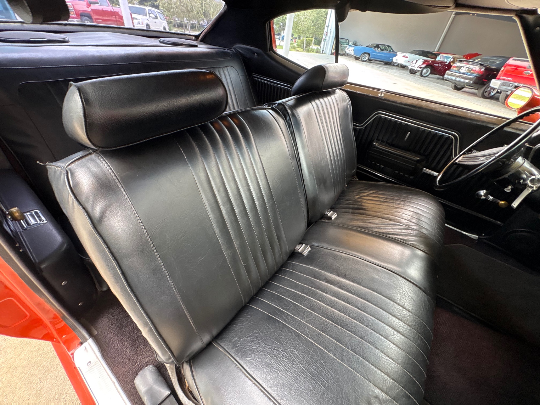Vehicle photo 44