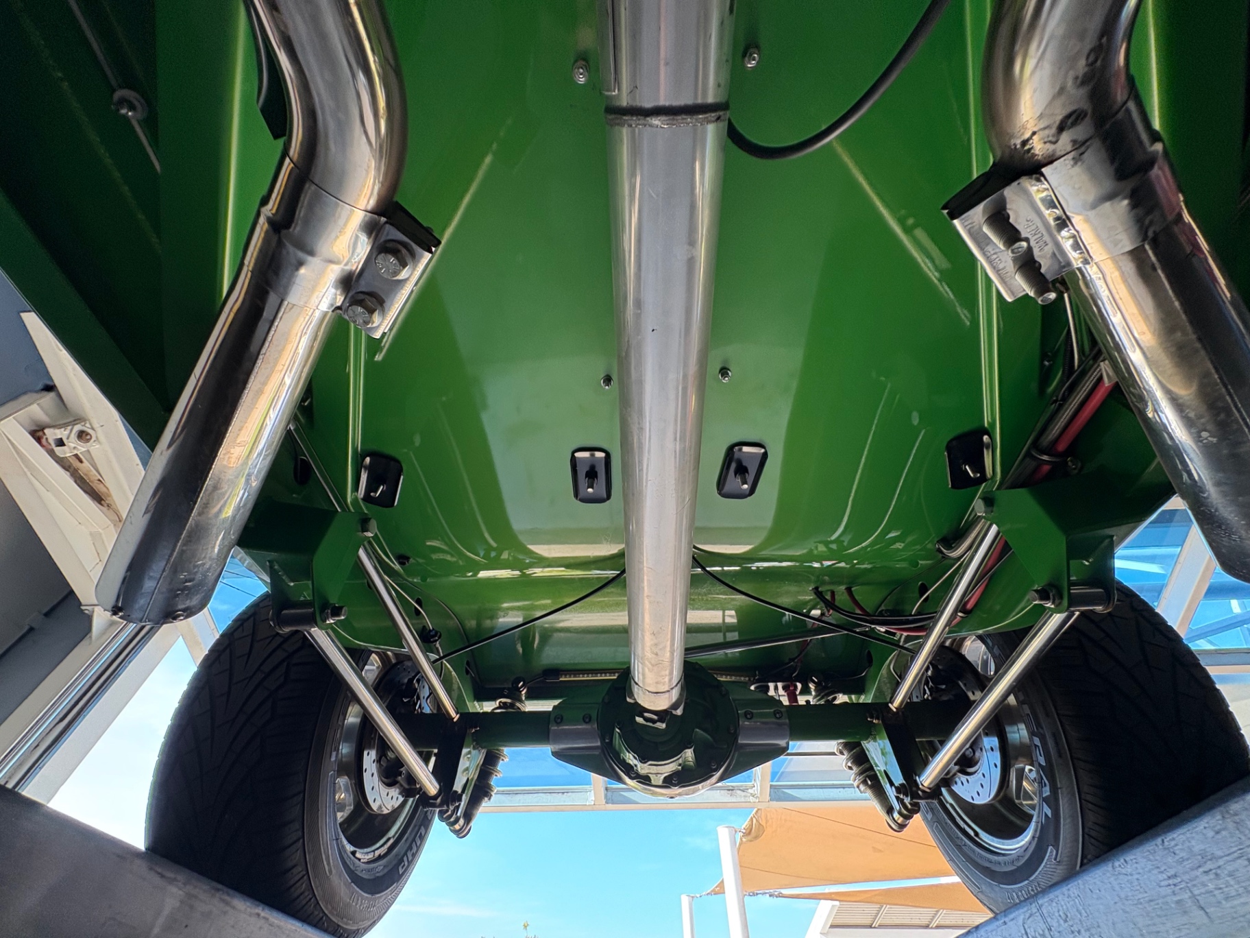 Vehicle photo 46