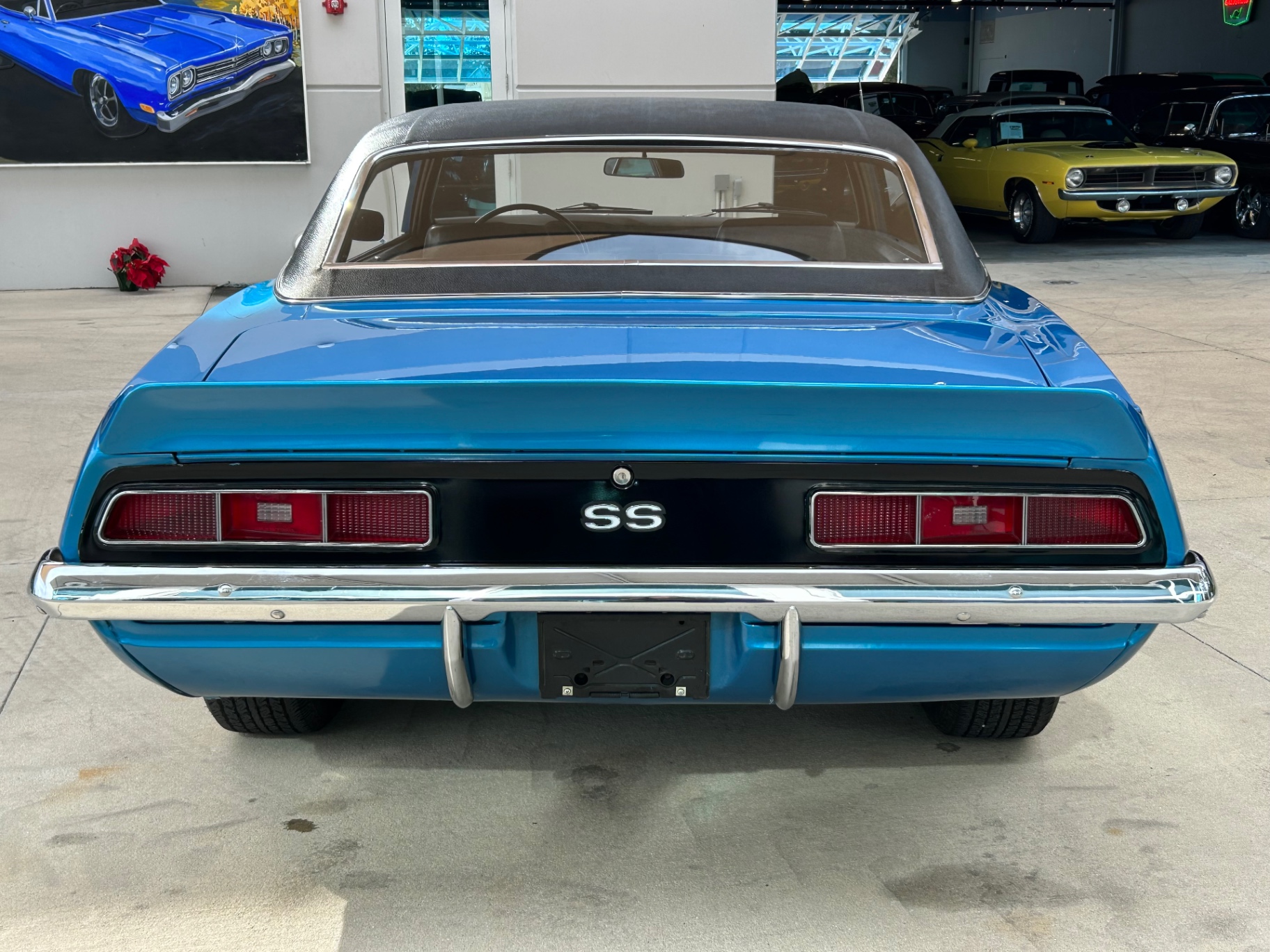 Vehicle photo 6