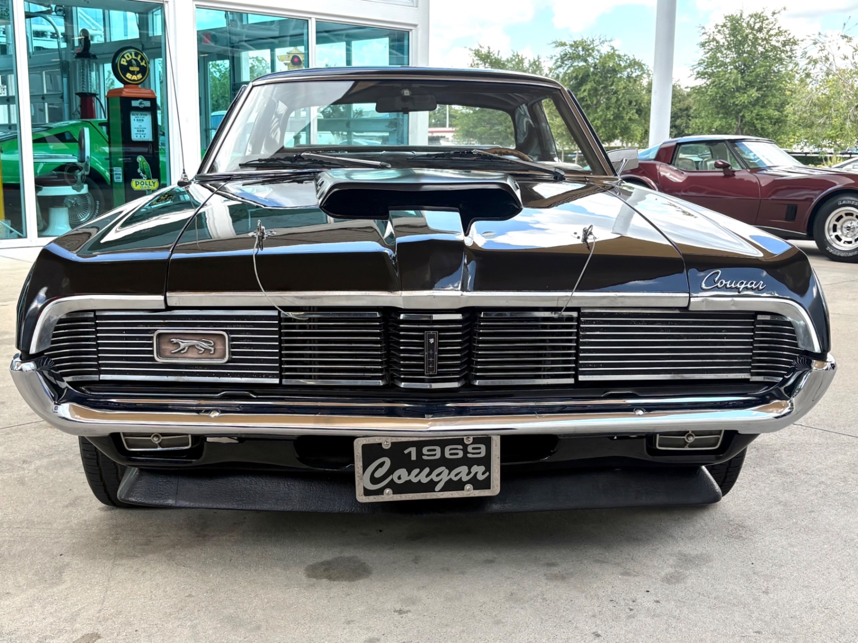 Vehicle photo 2