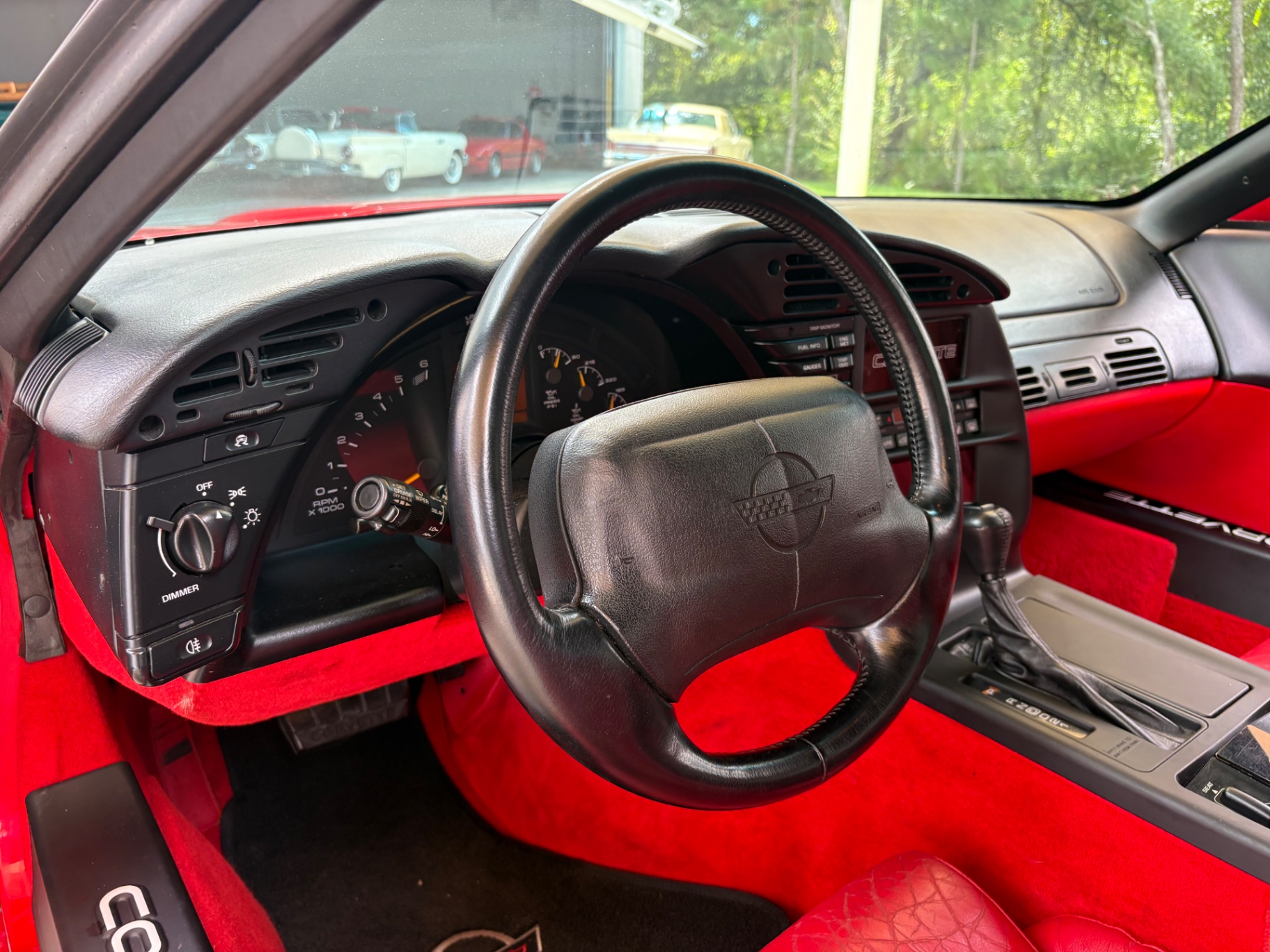 Vehicle photo 29