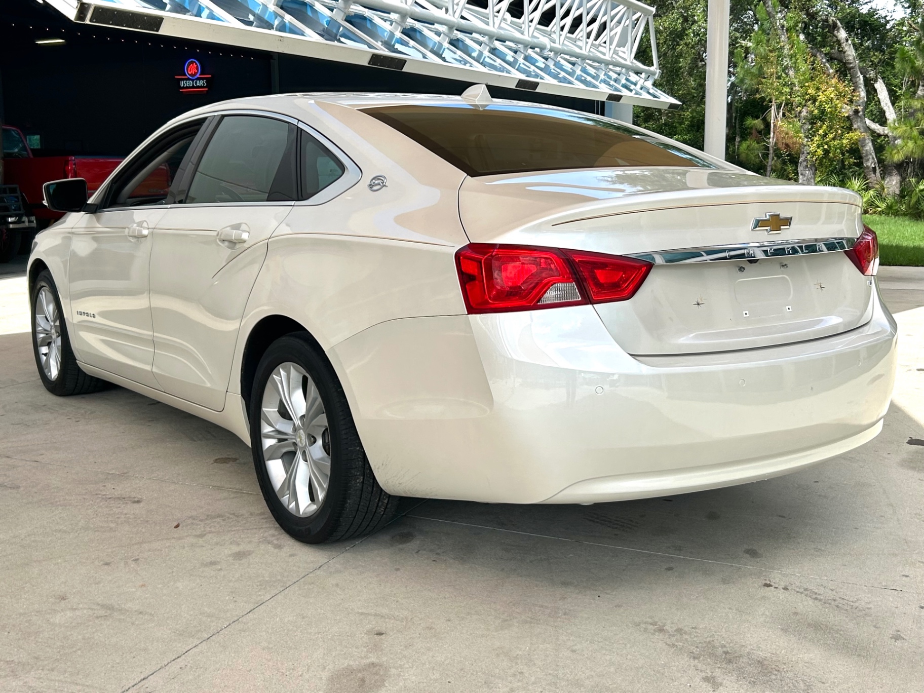 Vehicle photo 7