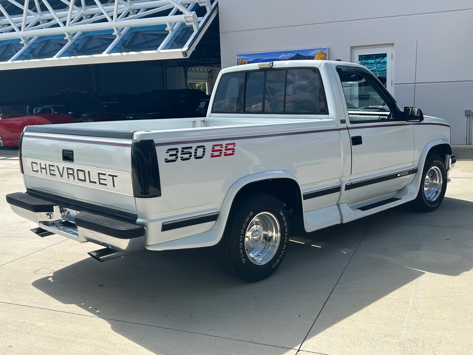Vehicle photo 5