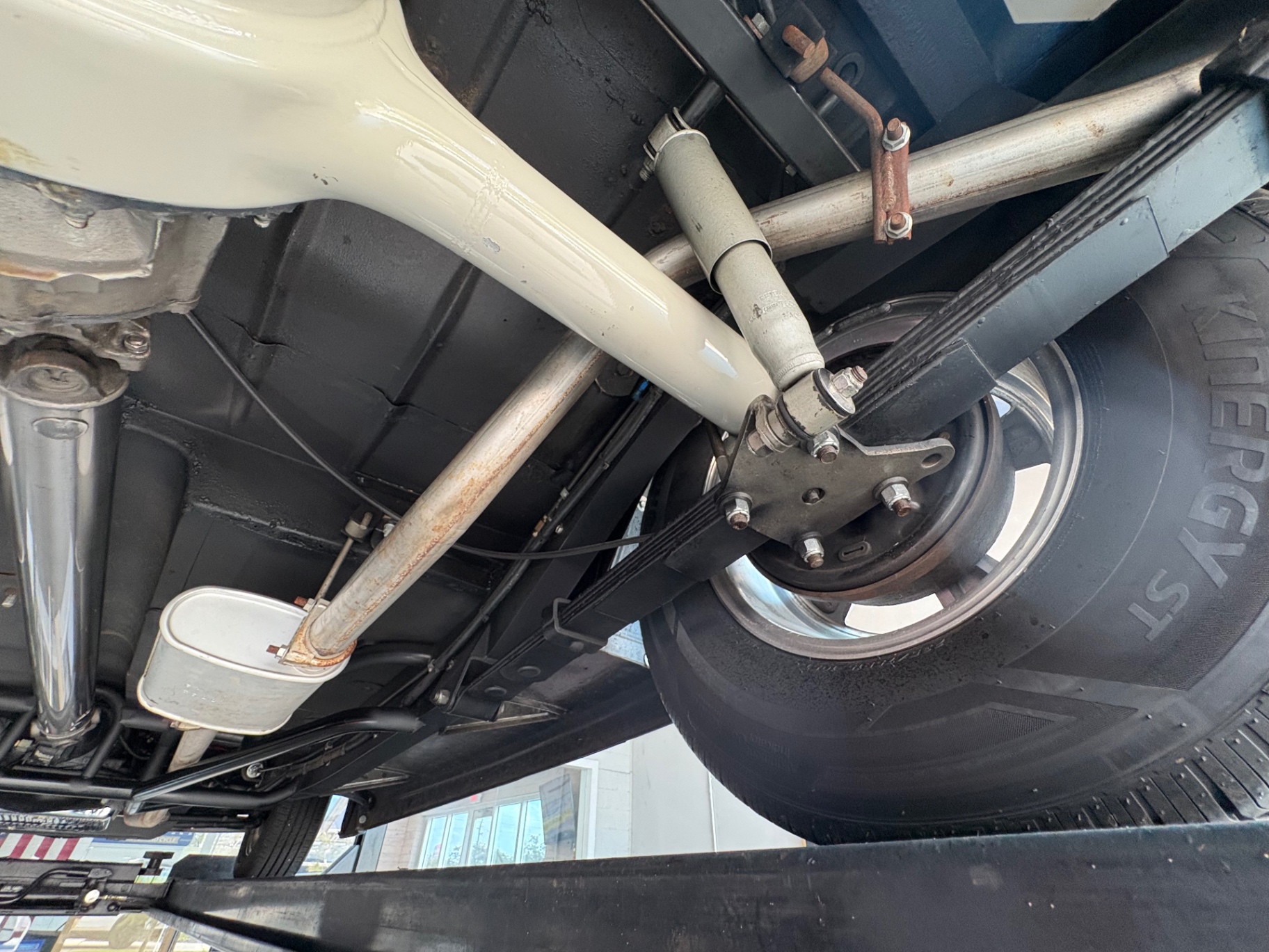 Vehicle photo 40