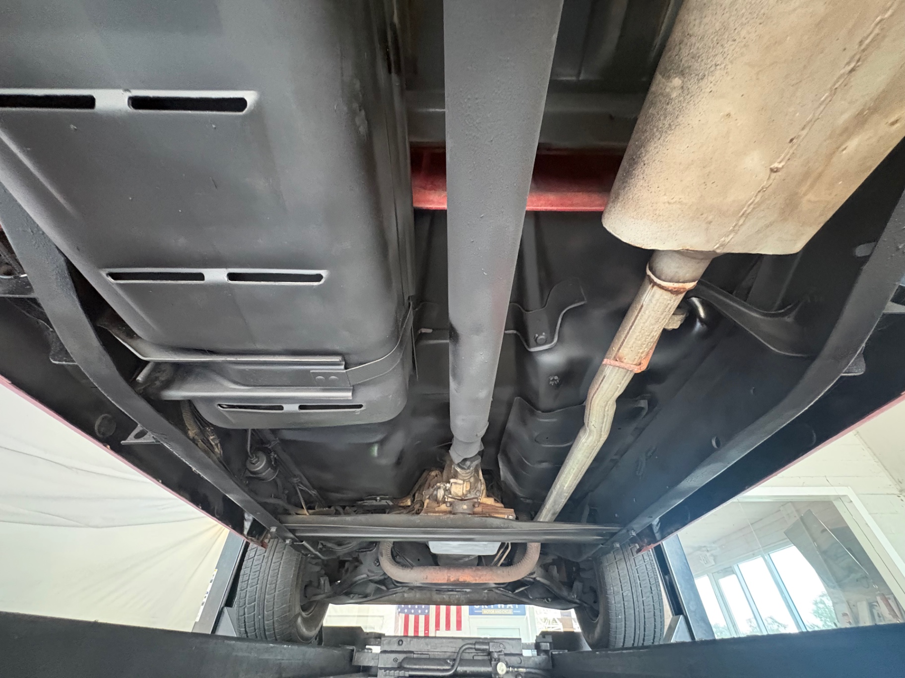 Vehicle photo 43