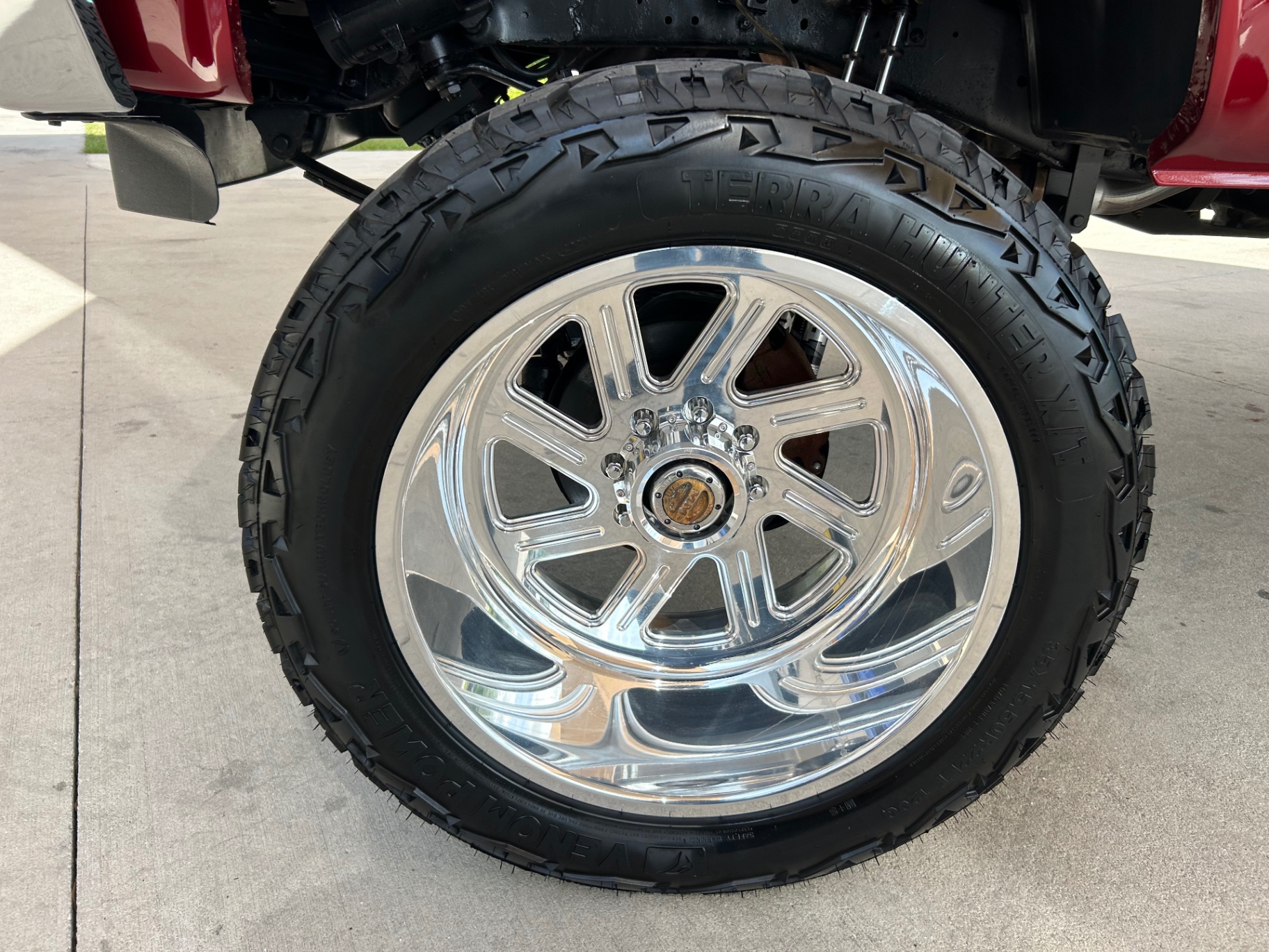 Vehicle photo 19