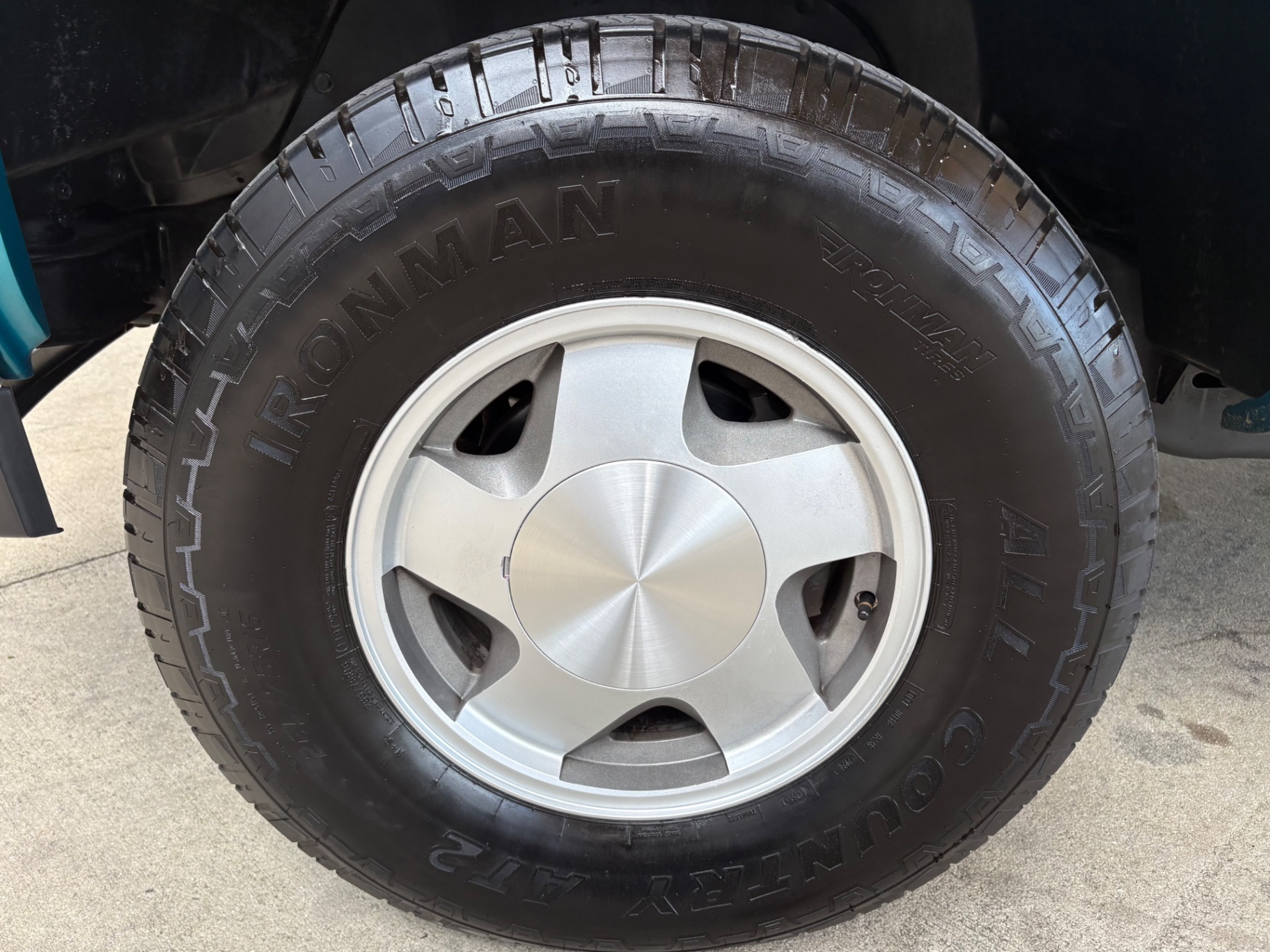 Vehicle photo 21