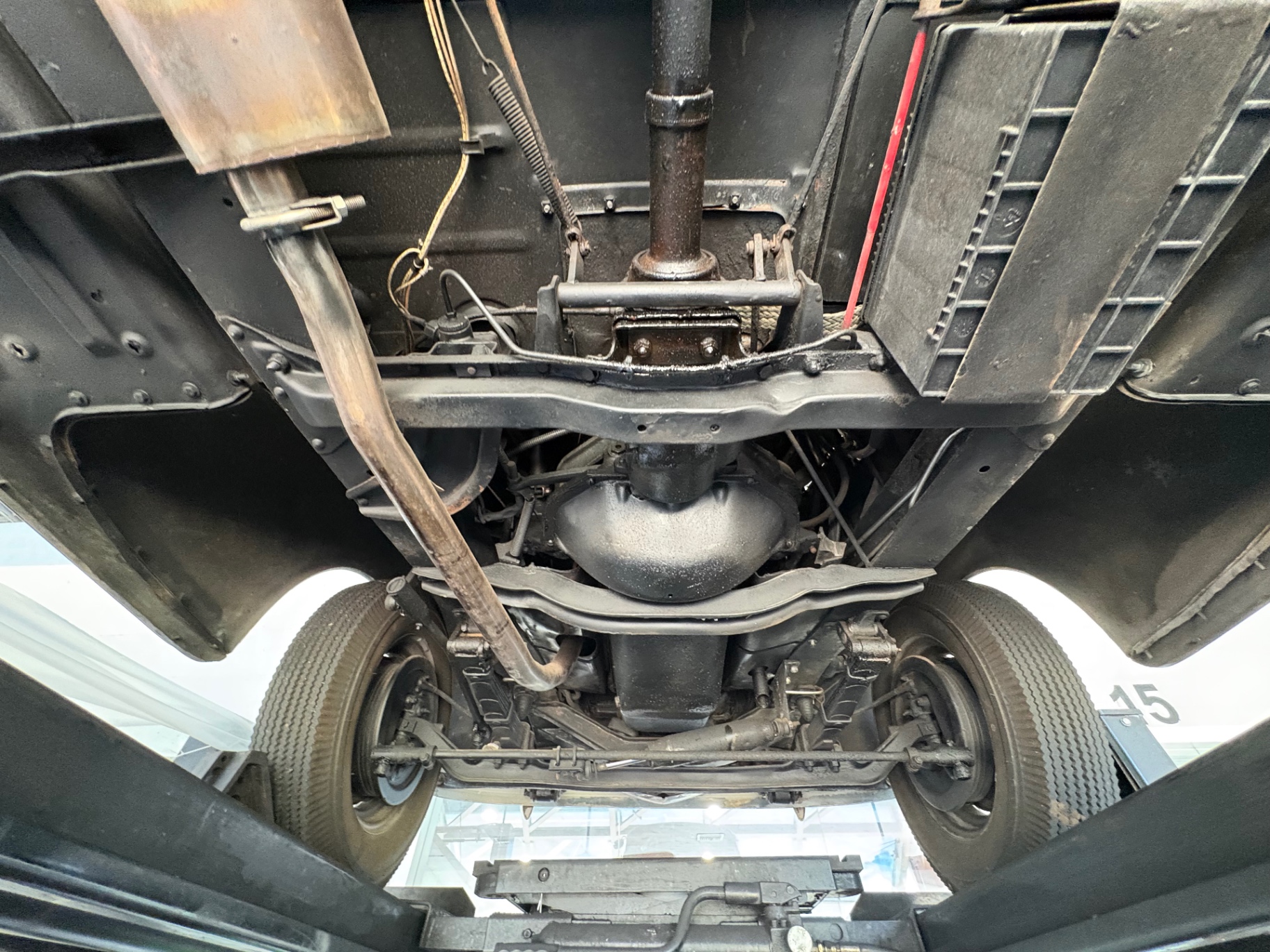 Vehicle photo 43