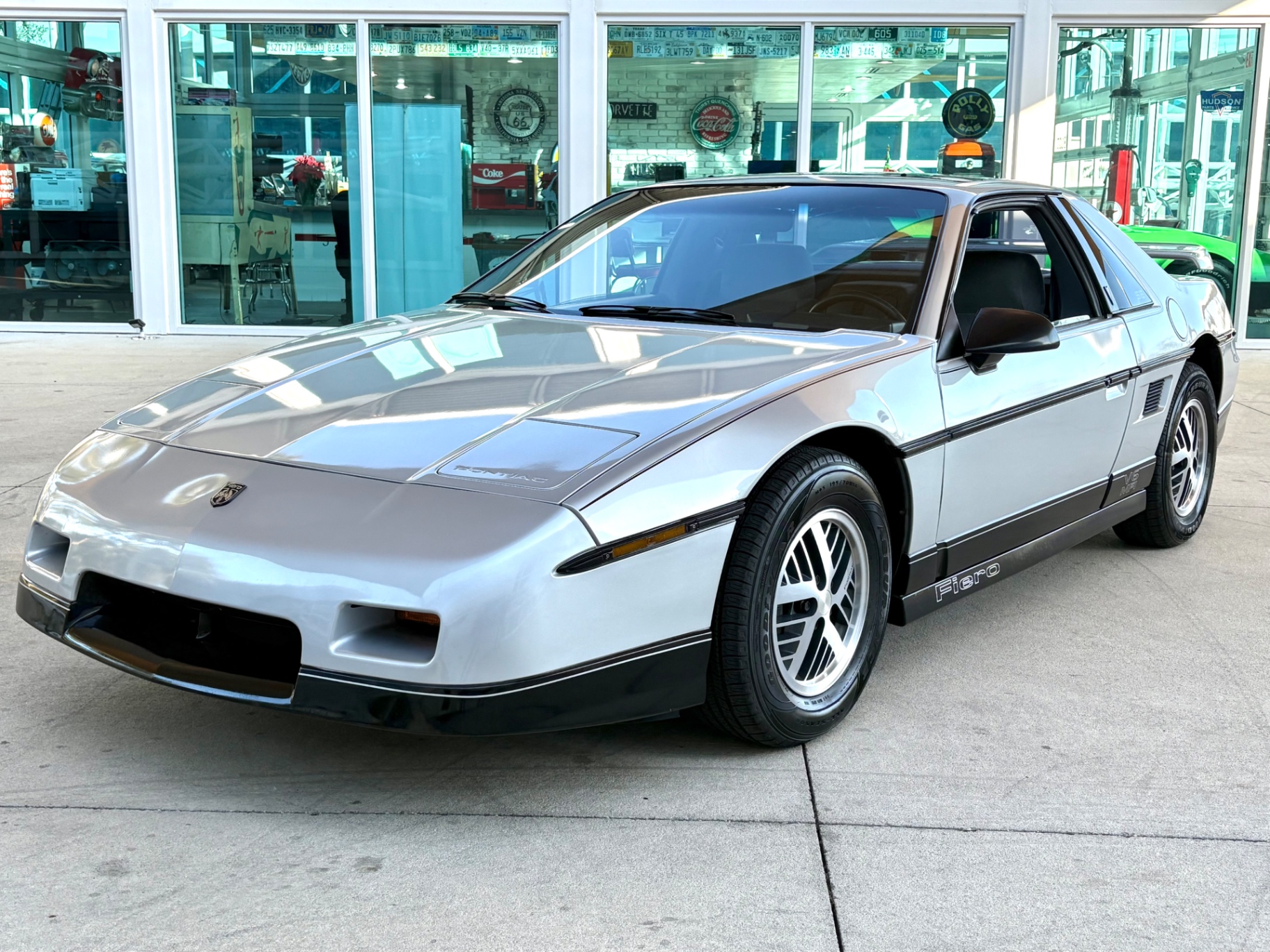 1987 Pontiac Fiero's photo