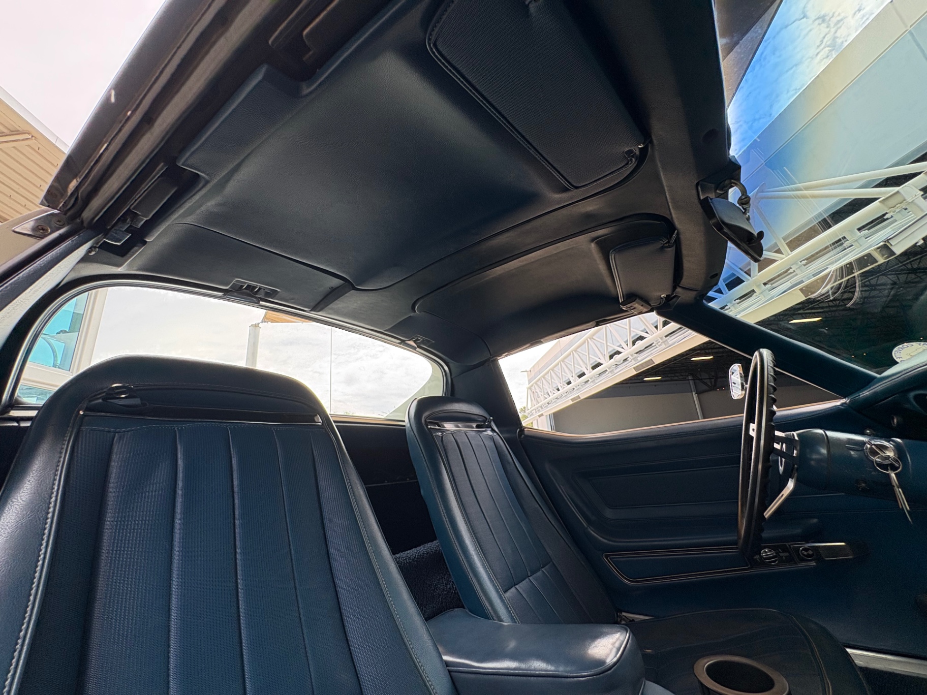 Vehicle photo 47