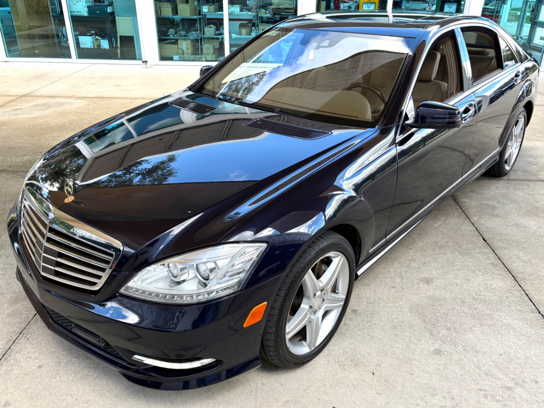 Vehicle photo 20