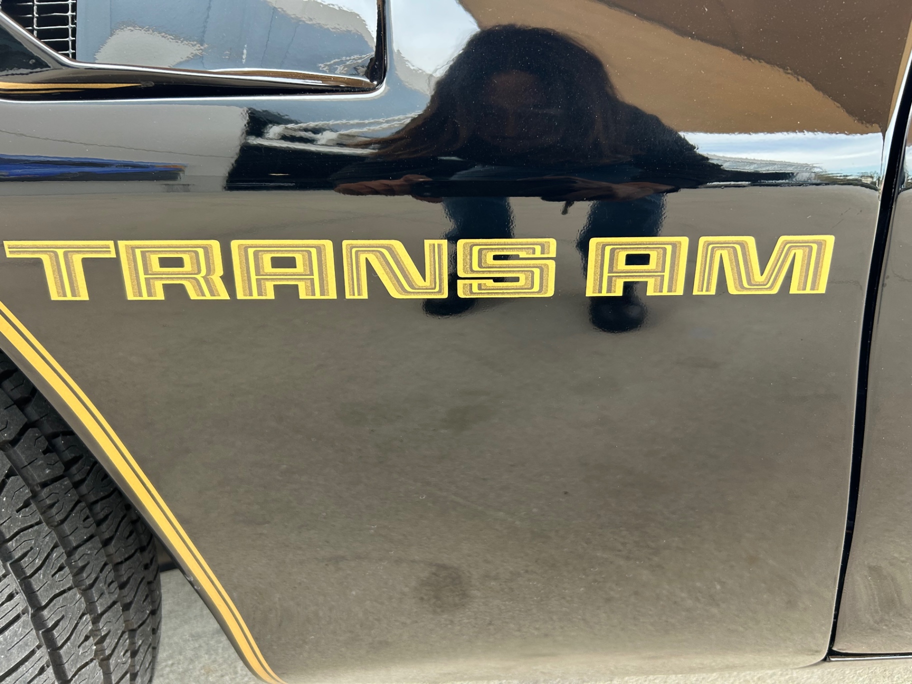 Vehicle photo 12