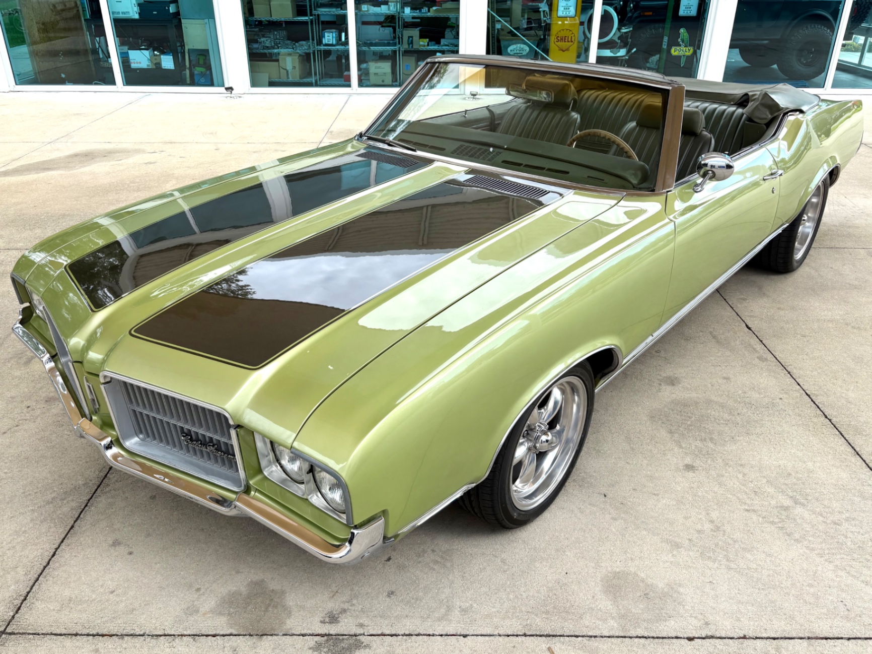Vehicle photo 20