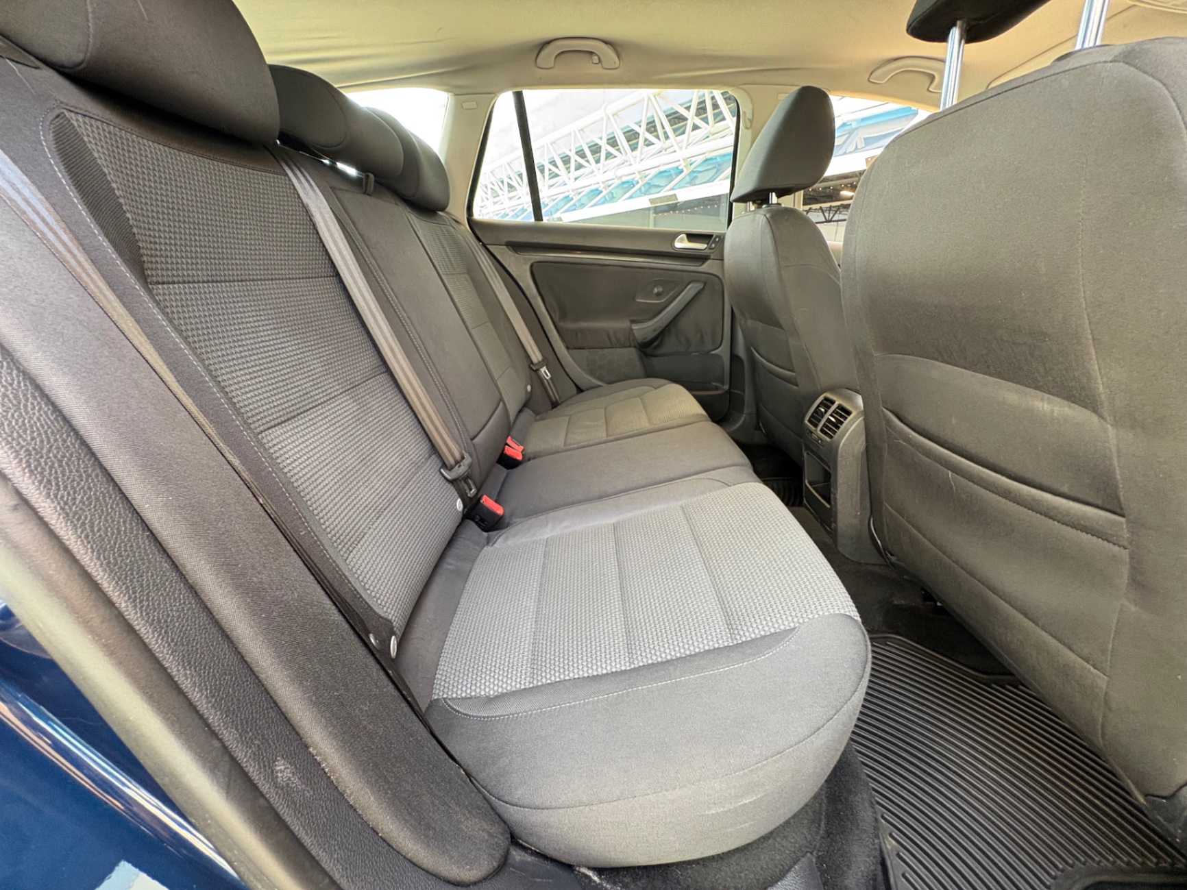 Vehicle photo 45