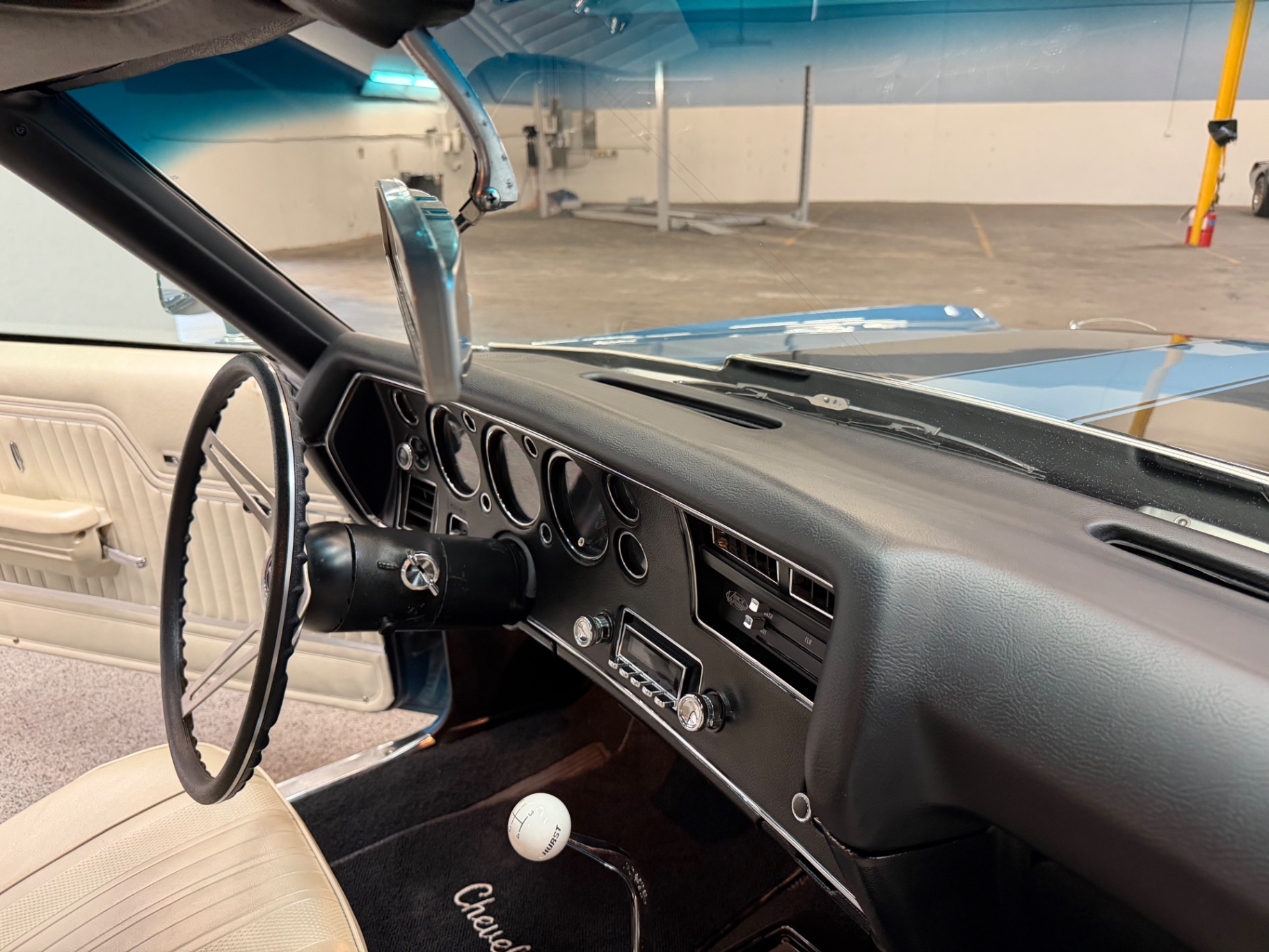 Vehicle photo 103