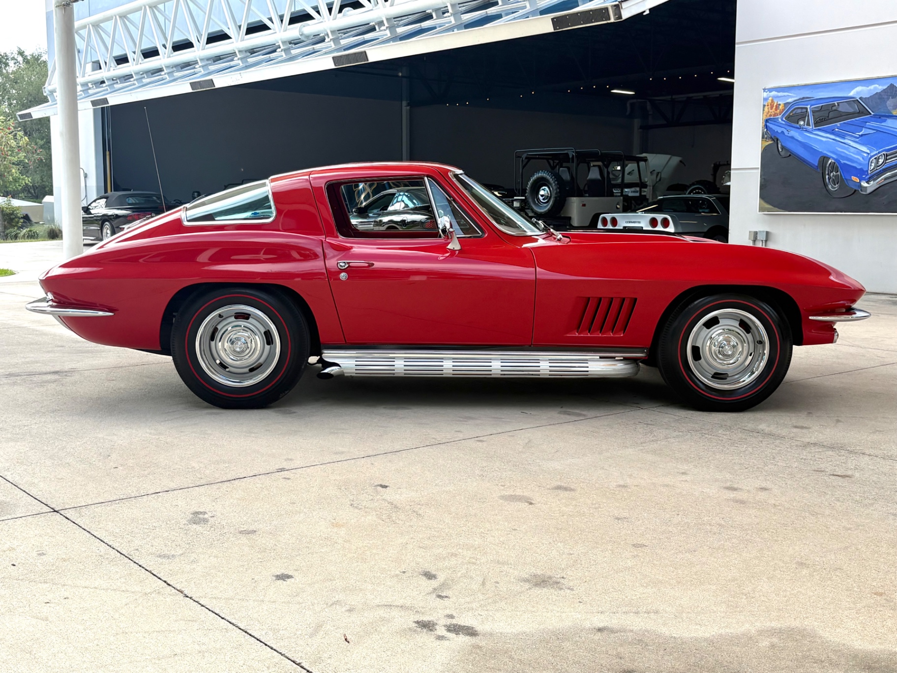 Vehicle photo 6