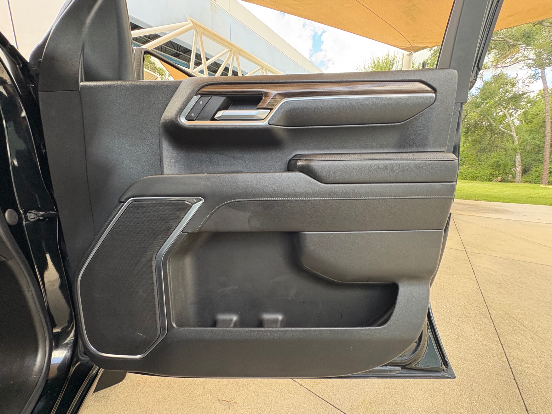 Vehicle photo 38