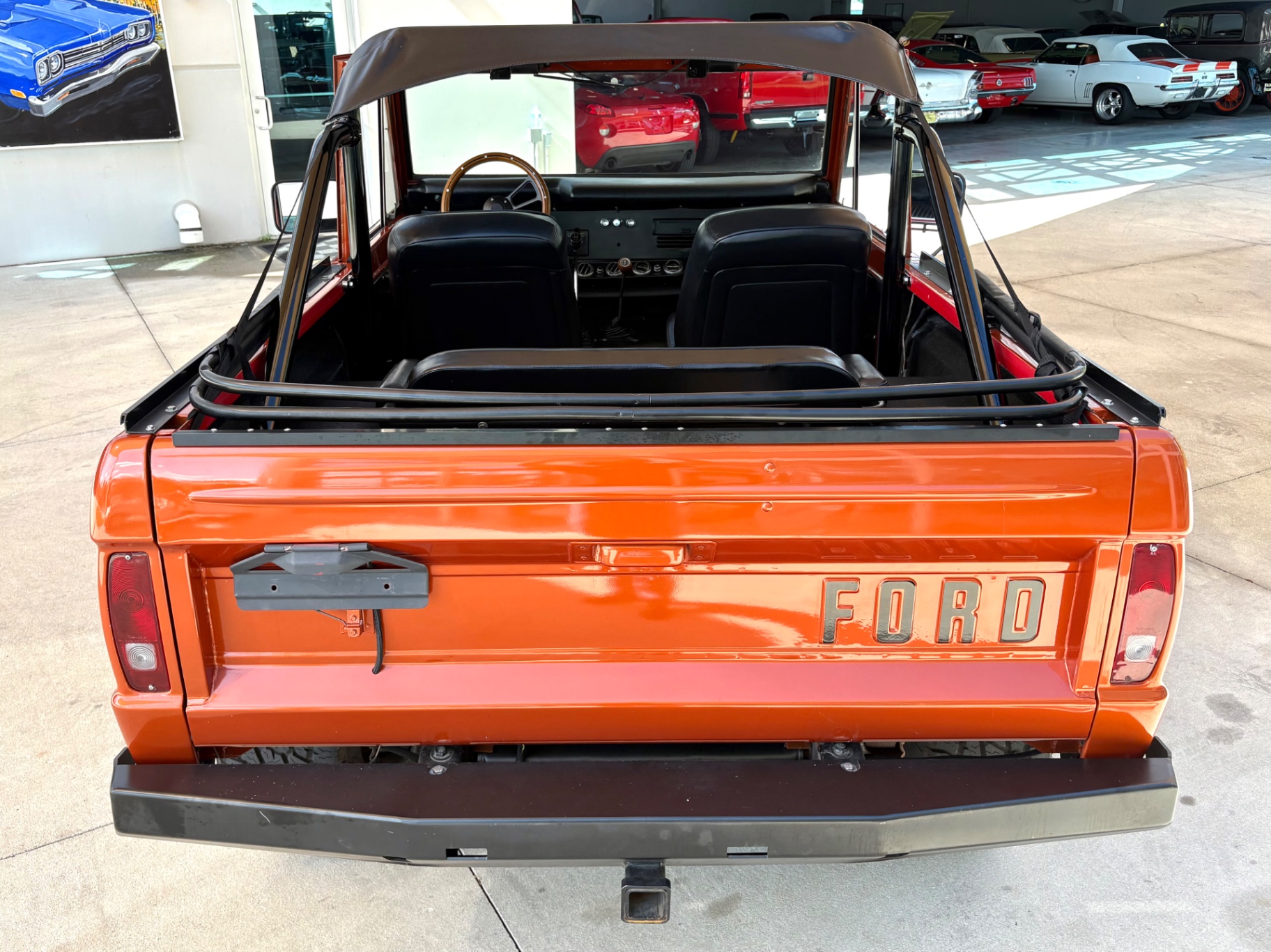 Vehicle photo 7