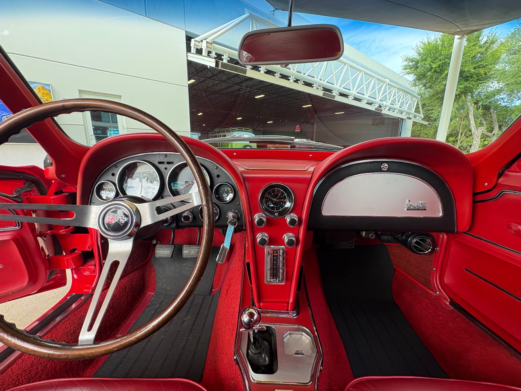 Vehicle photo 38