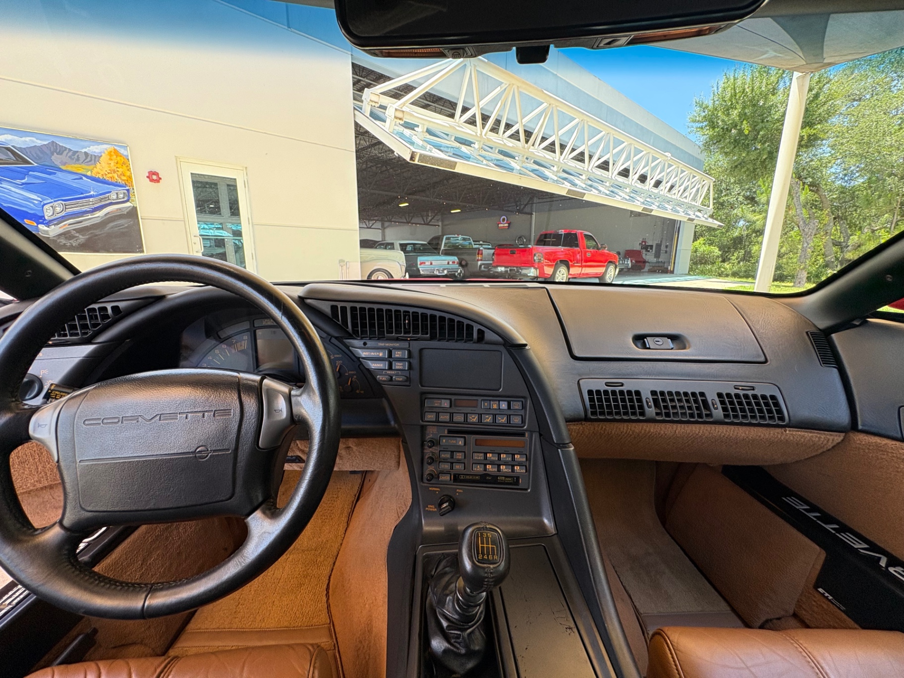 Vehicle photo 36