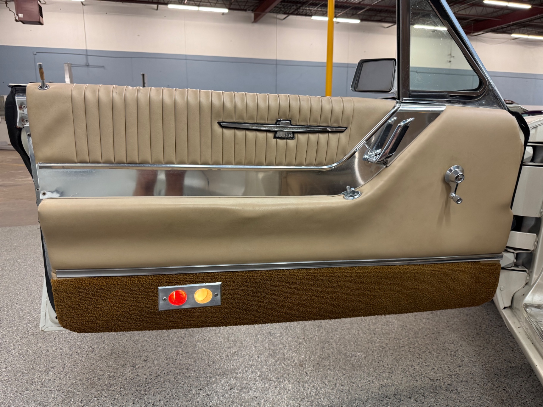Vehicle photo 27