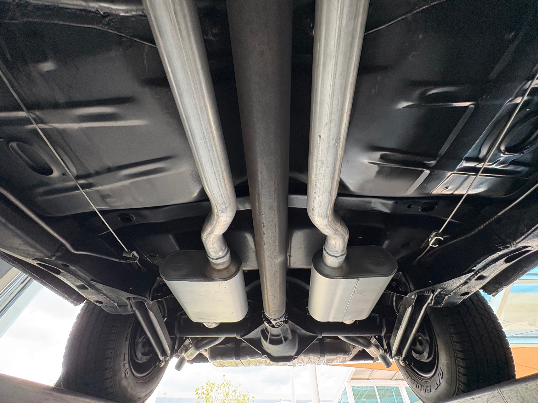 Vehicle photo 60