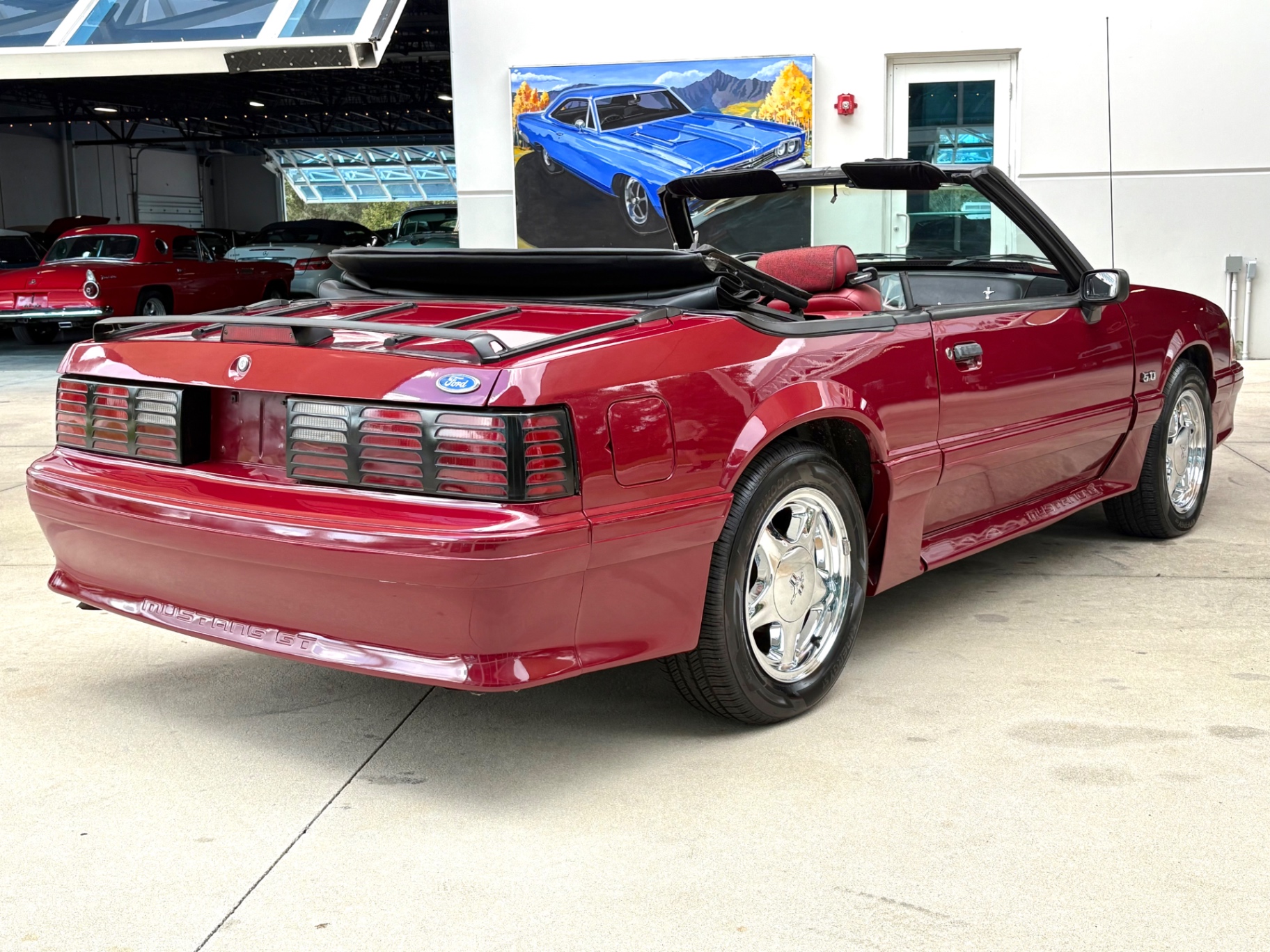 Vehicle photo 5
