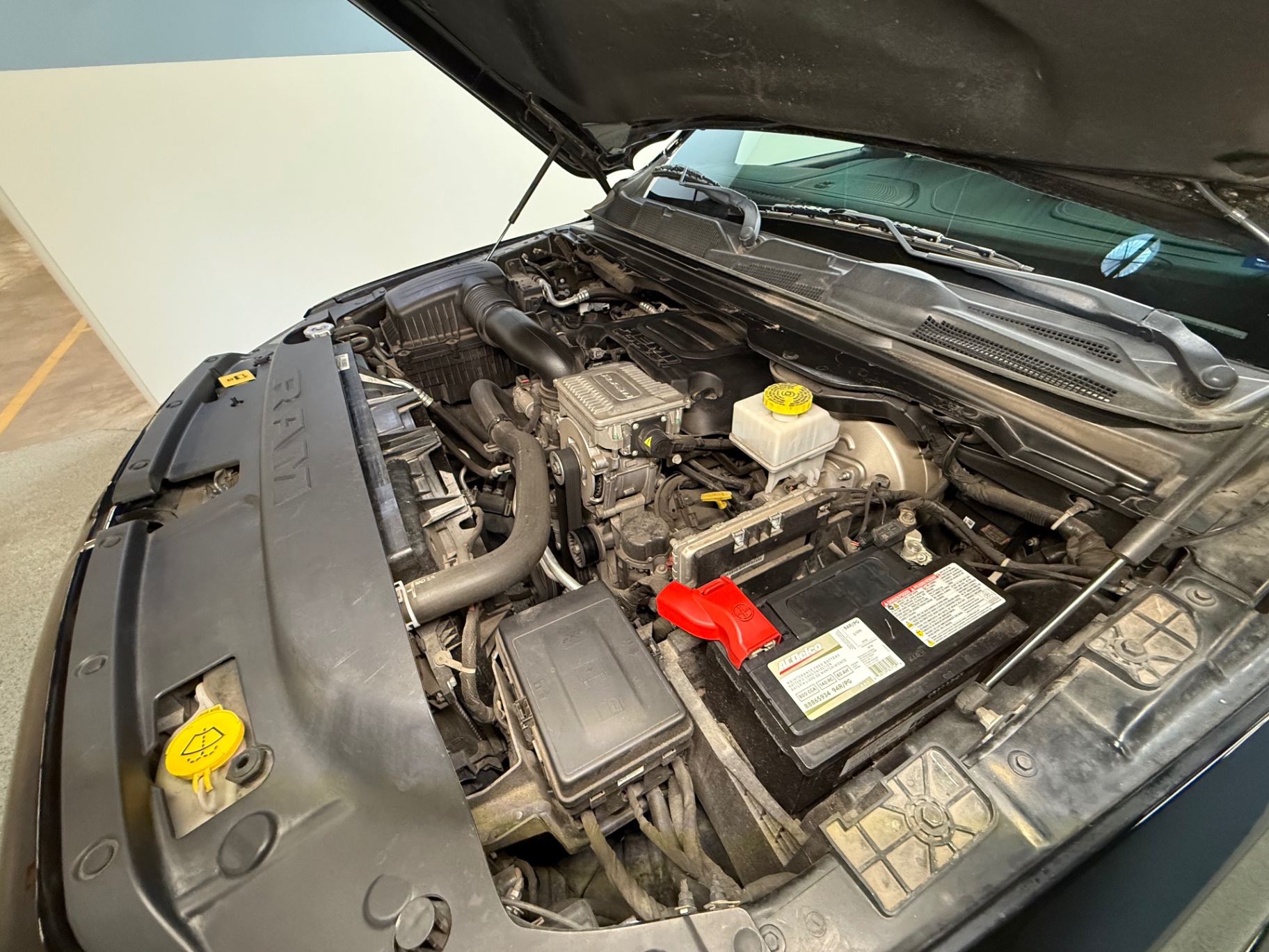 Vehicle photo 27