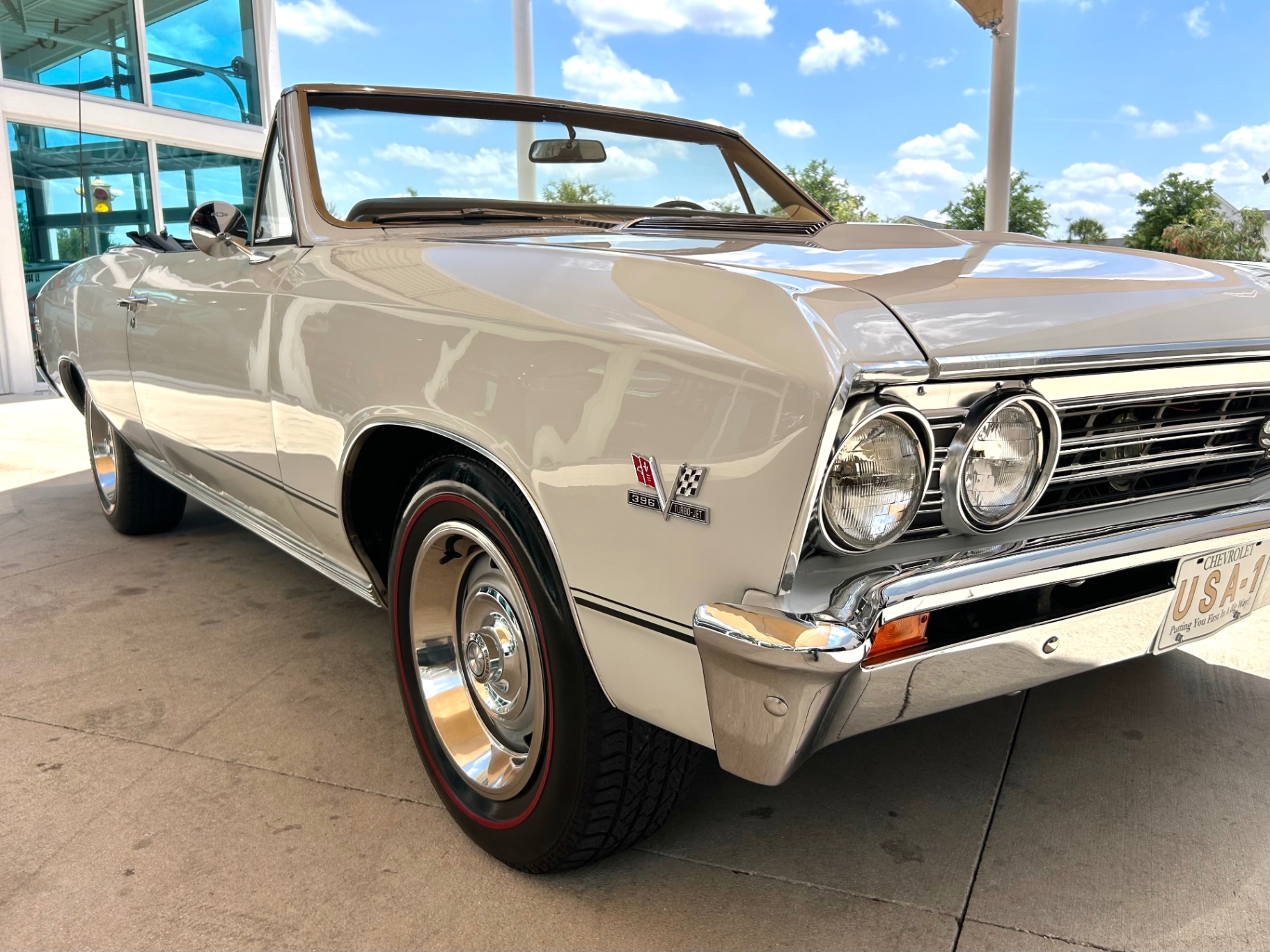 Vehicle photo 20