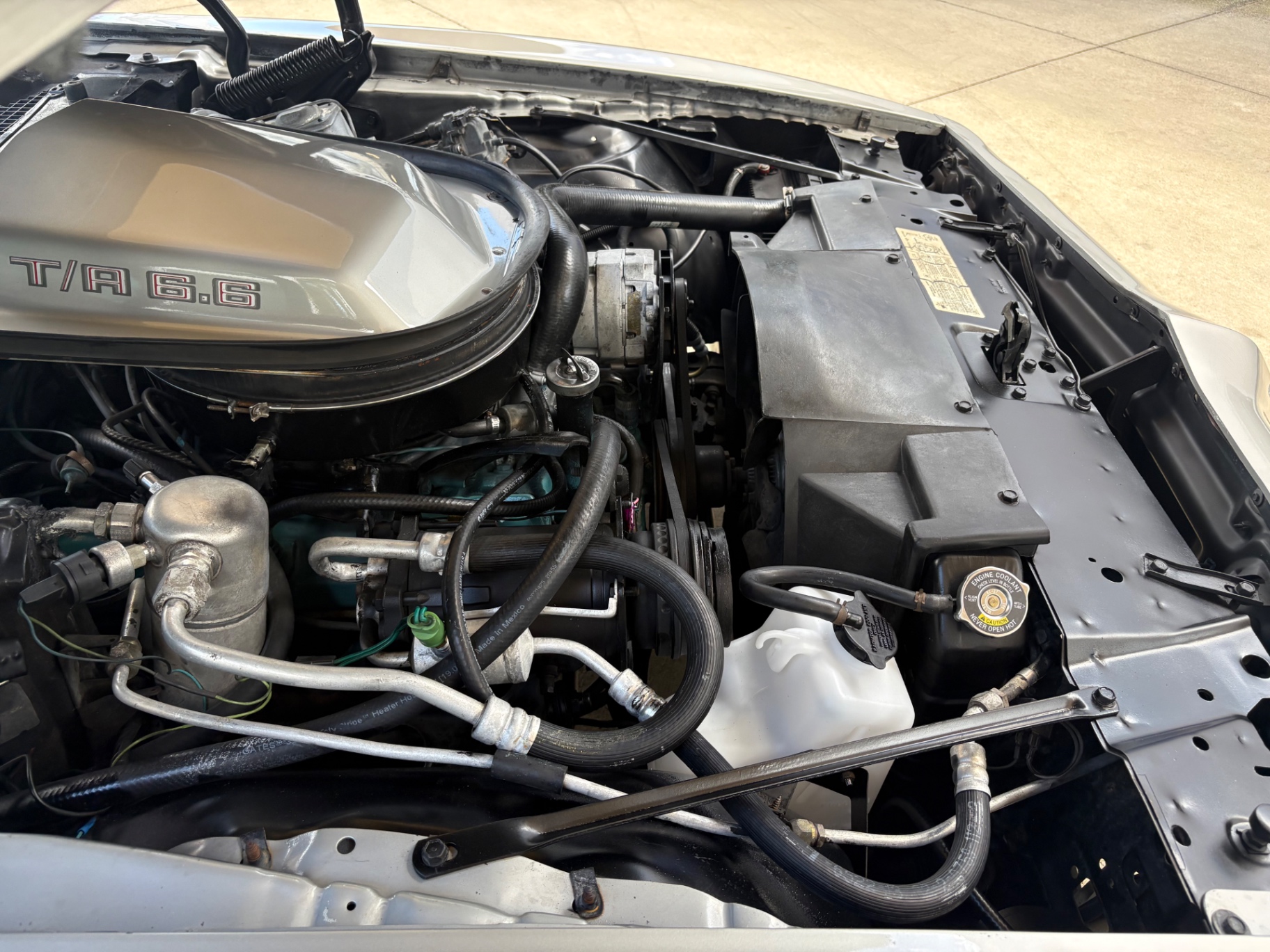 Vehicle photo 28
