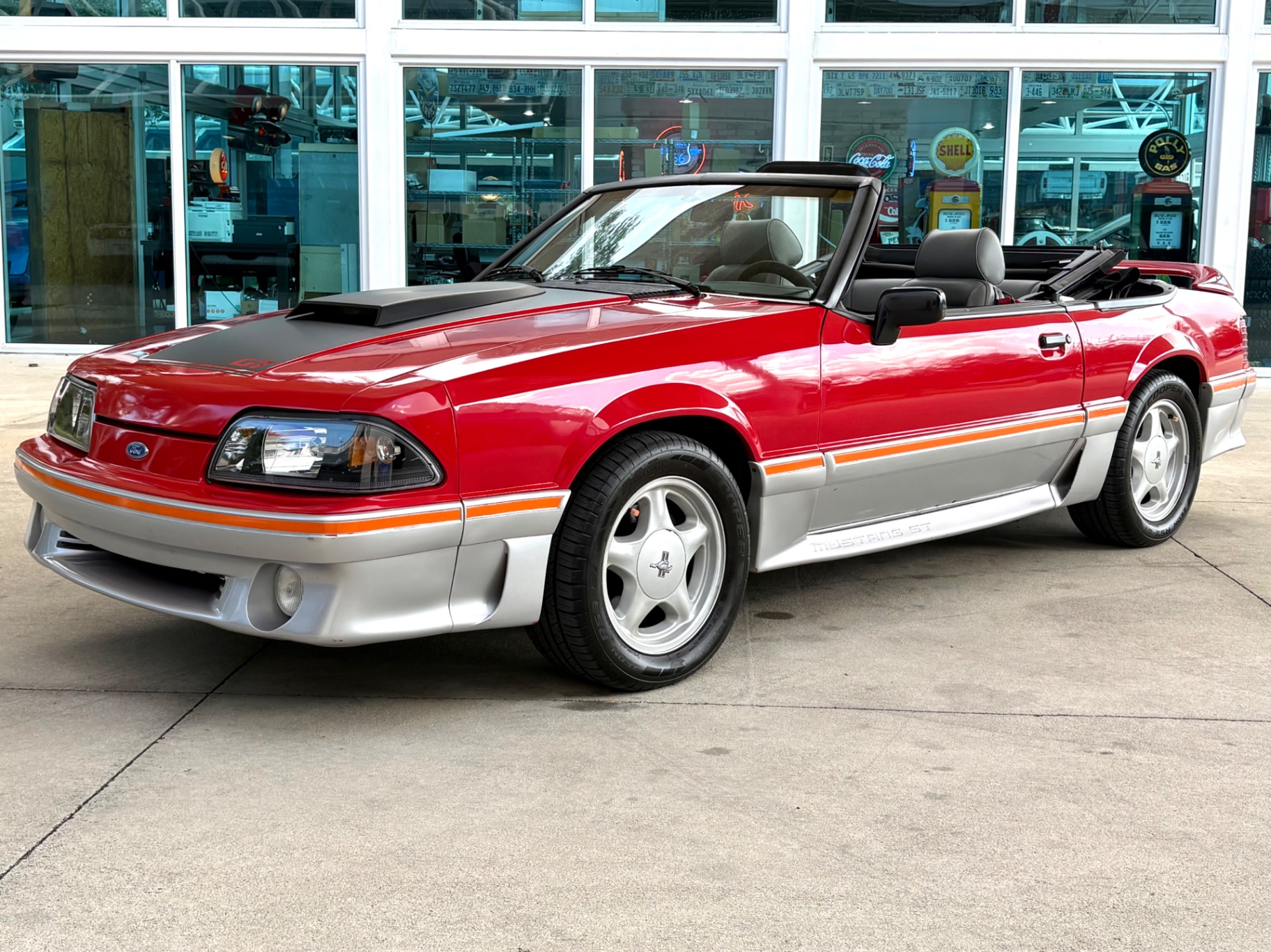 Vehicle photo 11