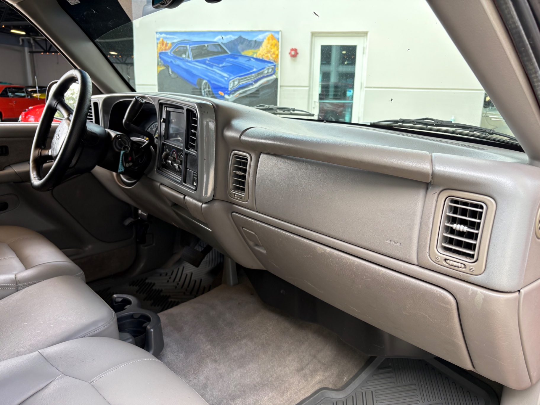 Vehicle photo 36