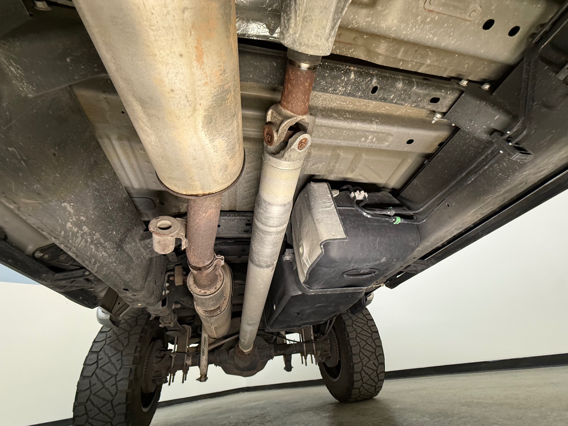 Vehicle photo 43